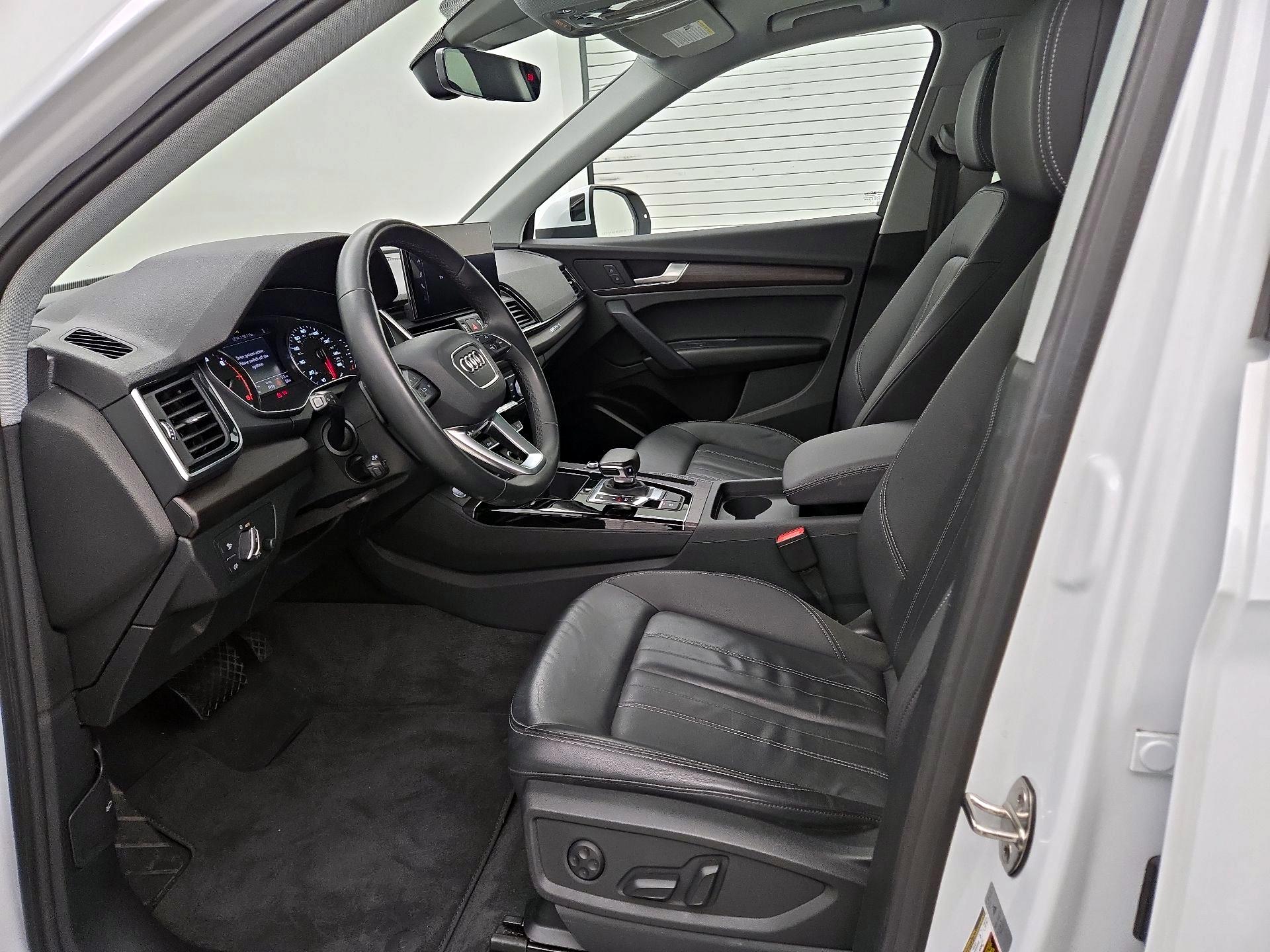 Thumbnail: 2023 Audi Q5 - 11