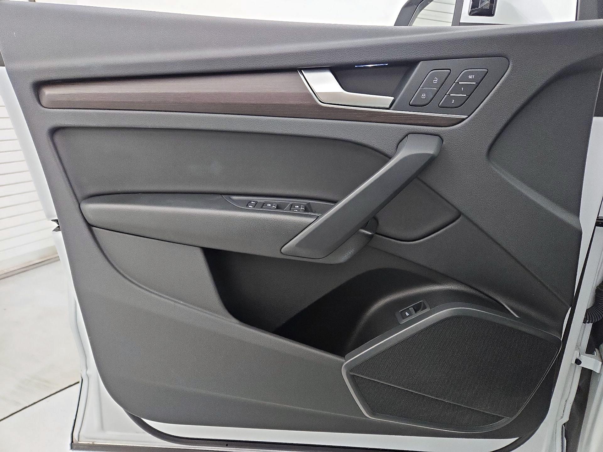 Thumbnail: 2023 Audi Q5 - 12