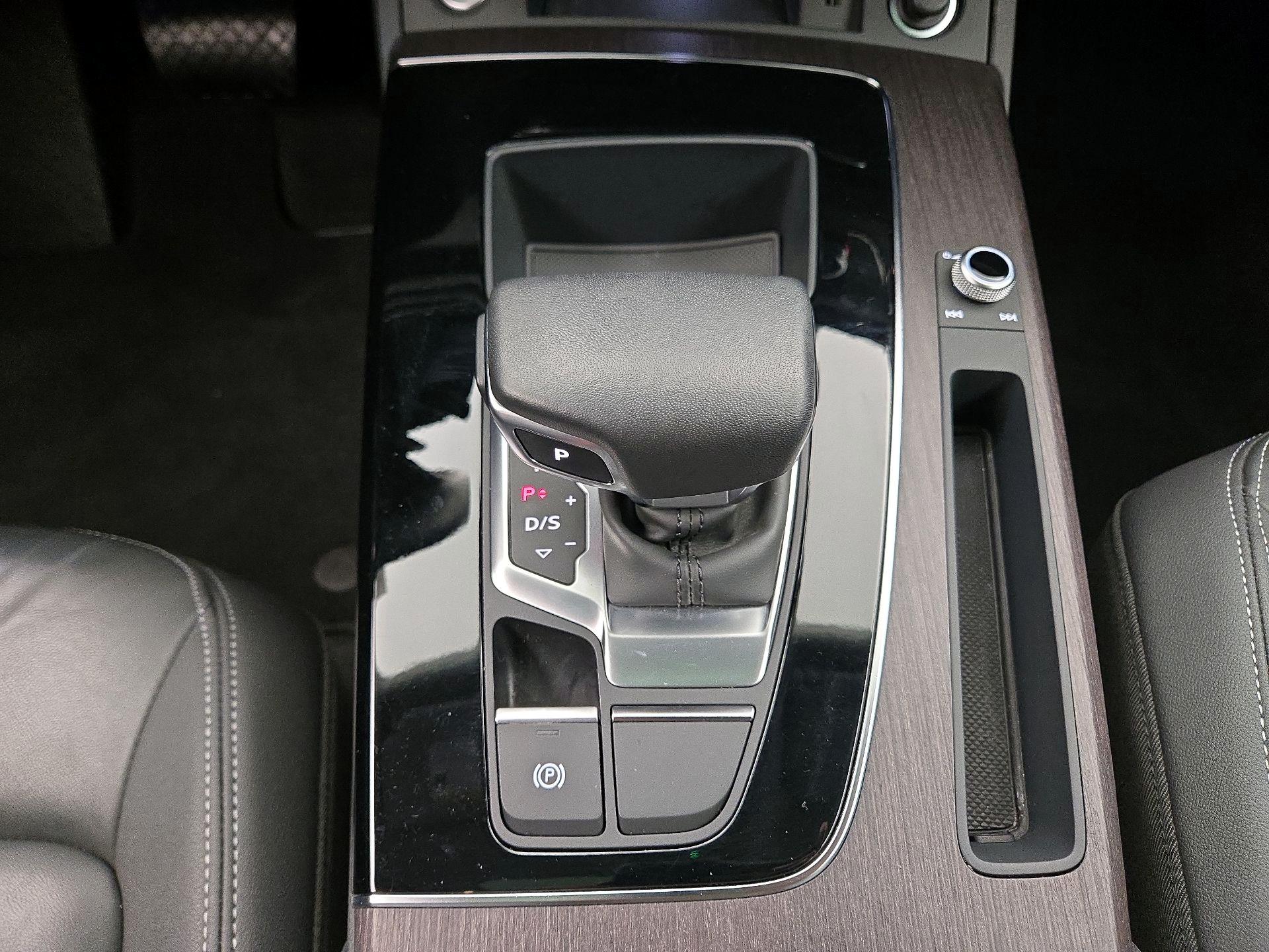Thumbnail: 2023 Audi Q5 - 17