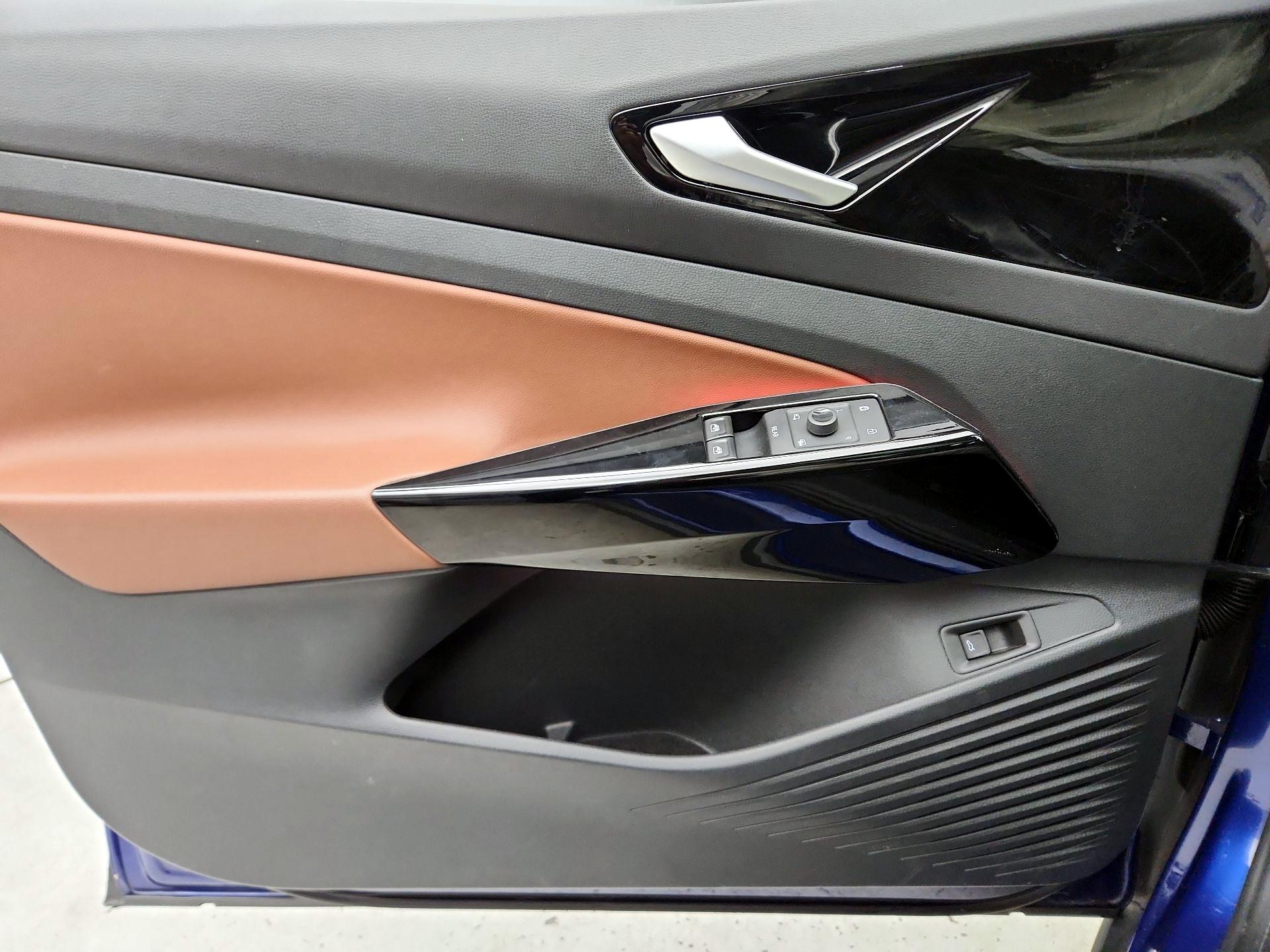 Thumbnail: 2022 Volkswagen ID.4 - 12
