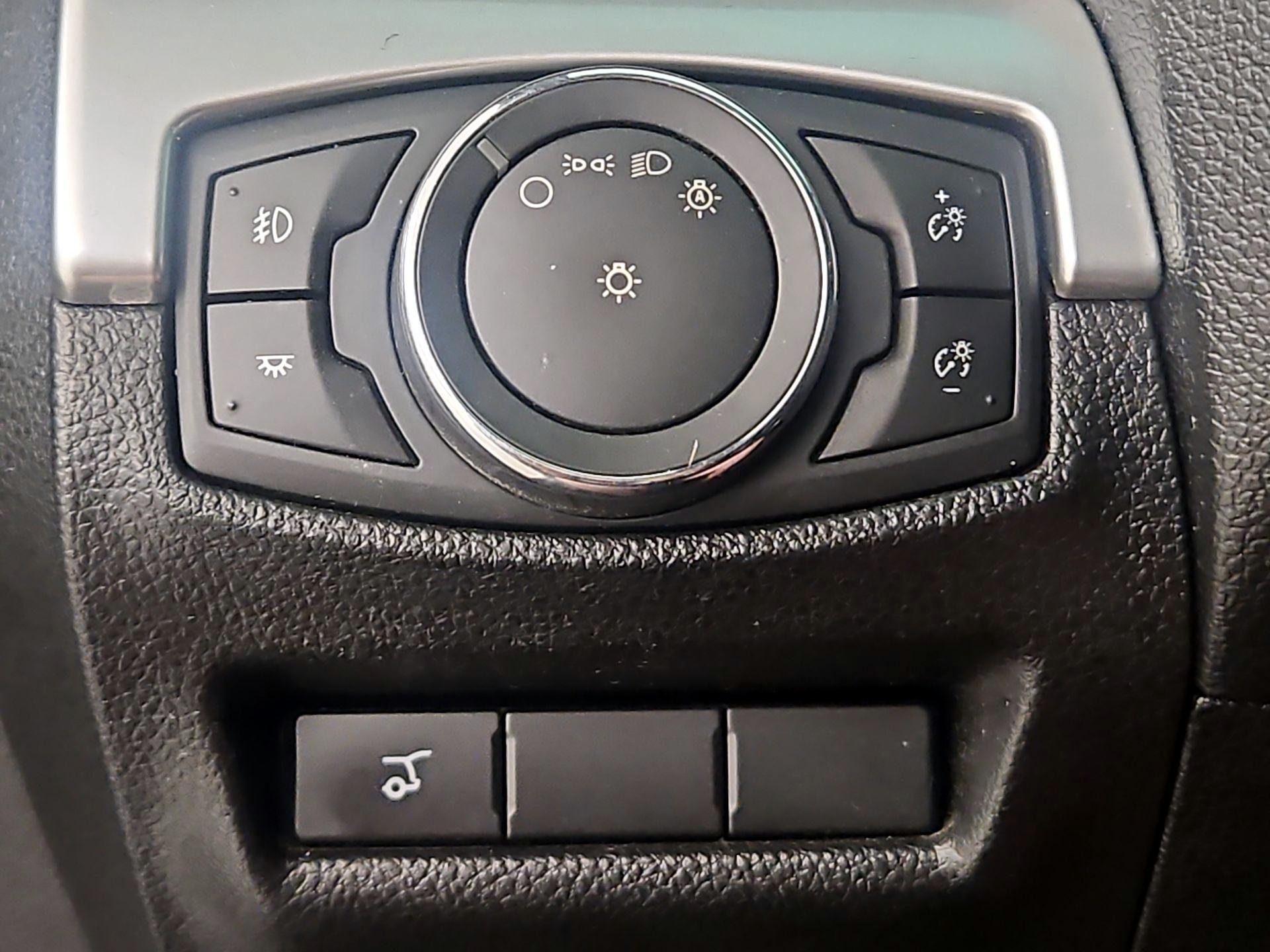 Thumbnail: 2017 Ford Explorer - 13