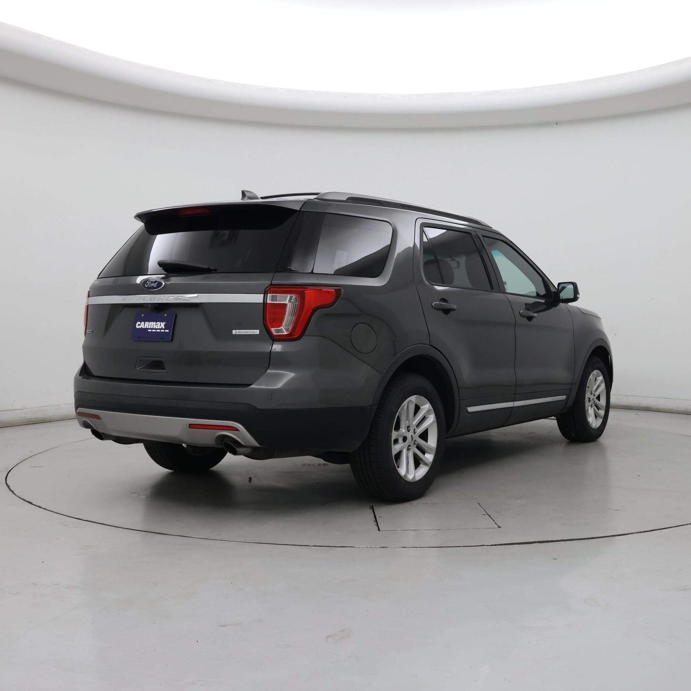 Thumbnail: 2017 Ford Explorer - 8