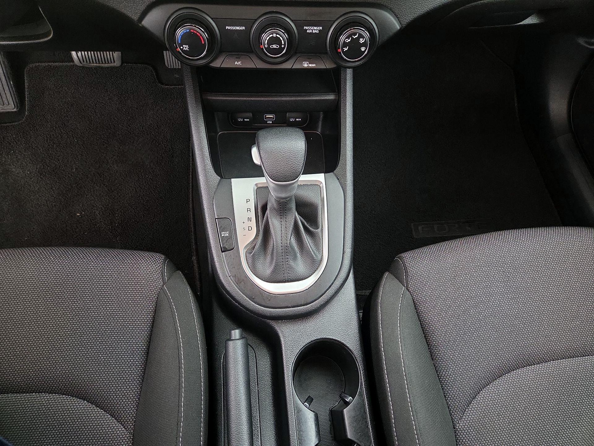Thumbnail: 2023 Kia Forte - 17