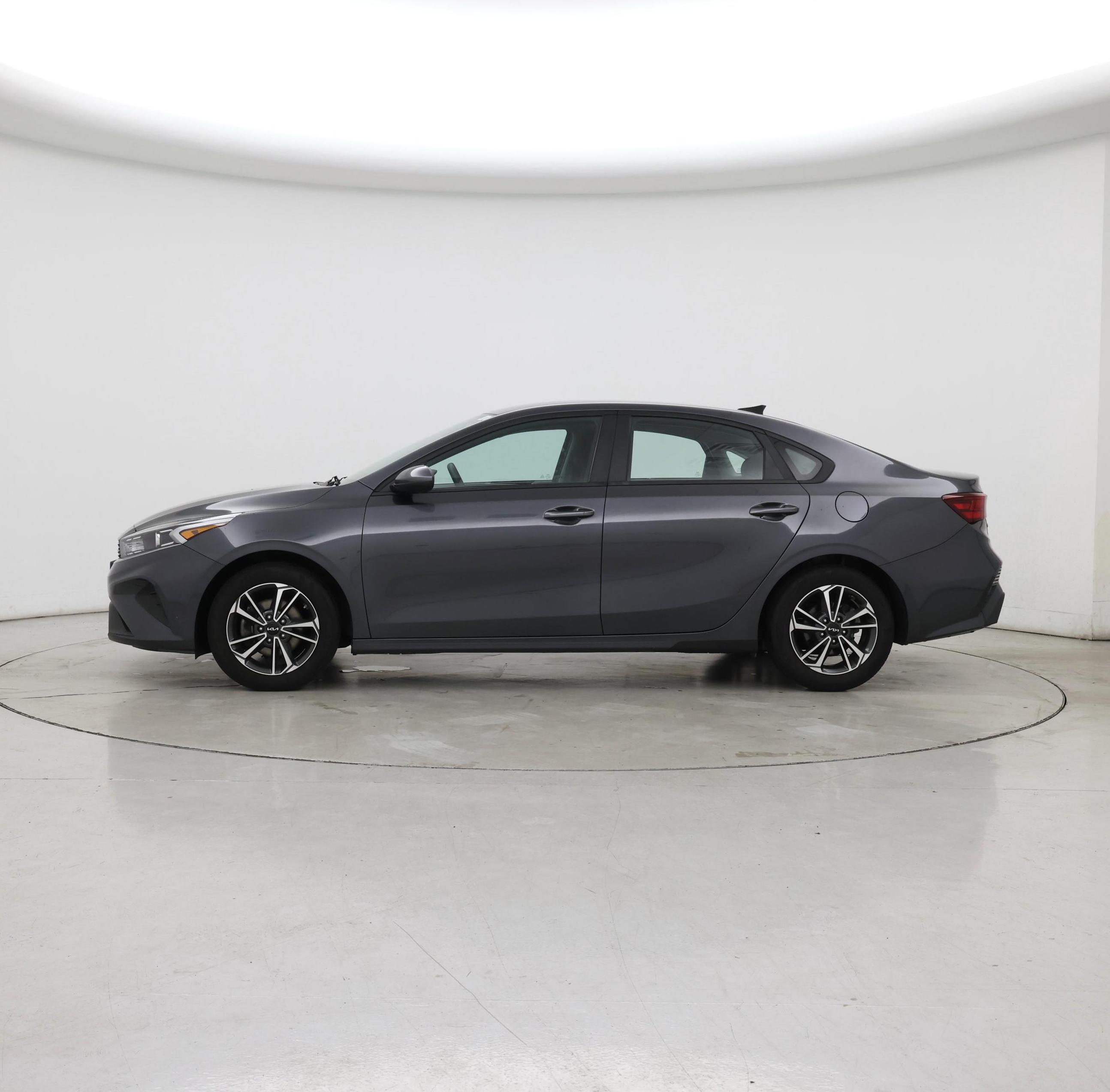Thumbnail: 2023 Kia Forte - 3