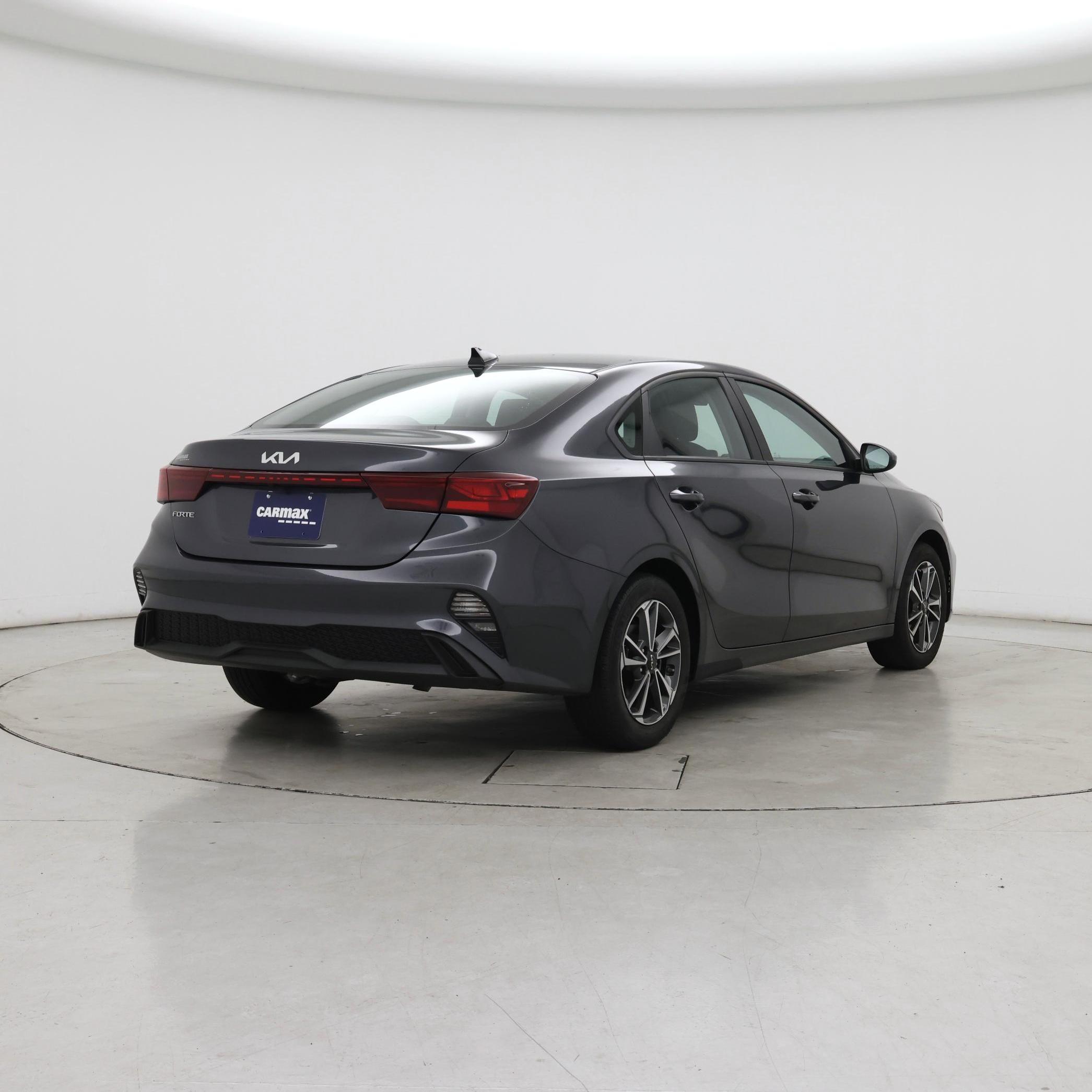 Thumbnail: 2023 Kia Forte - 8