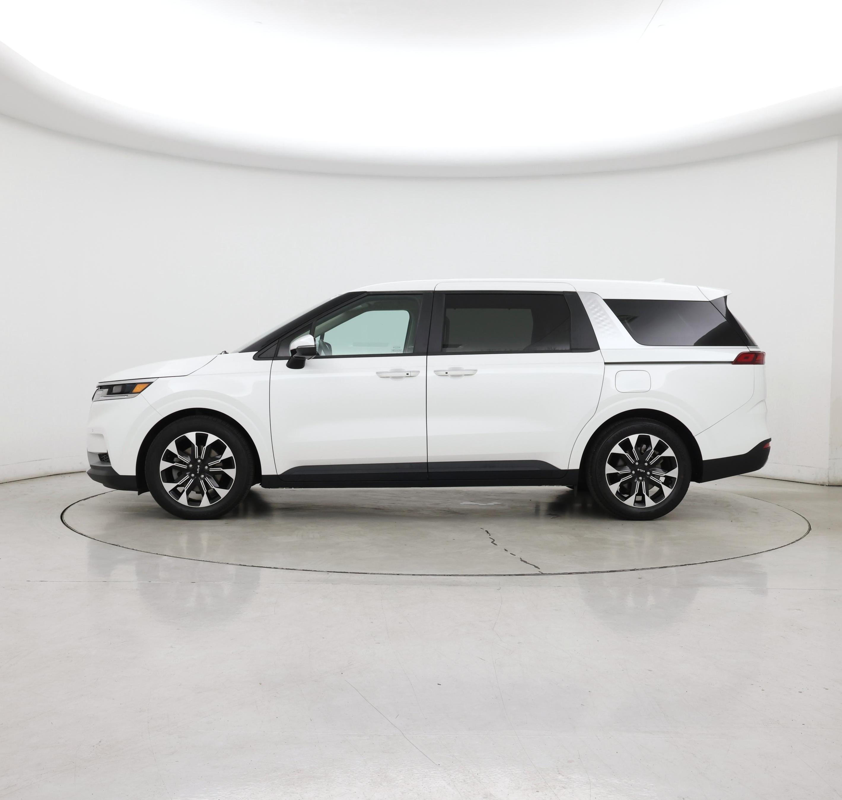Thumbnail: 2024 Kia Carnival - 3