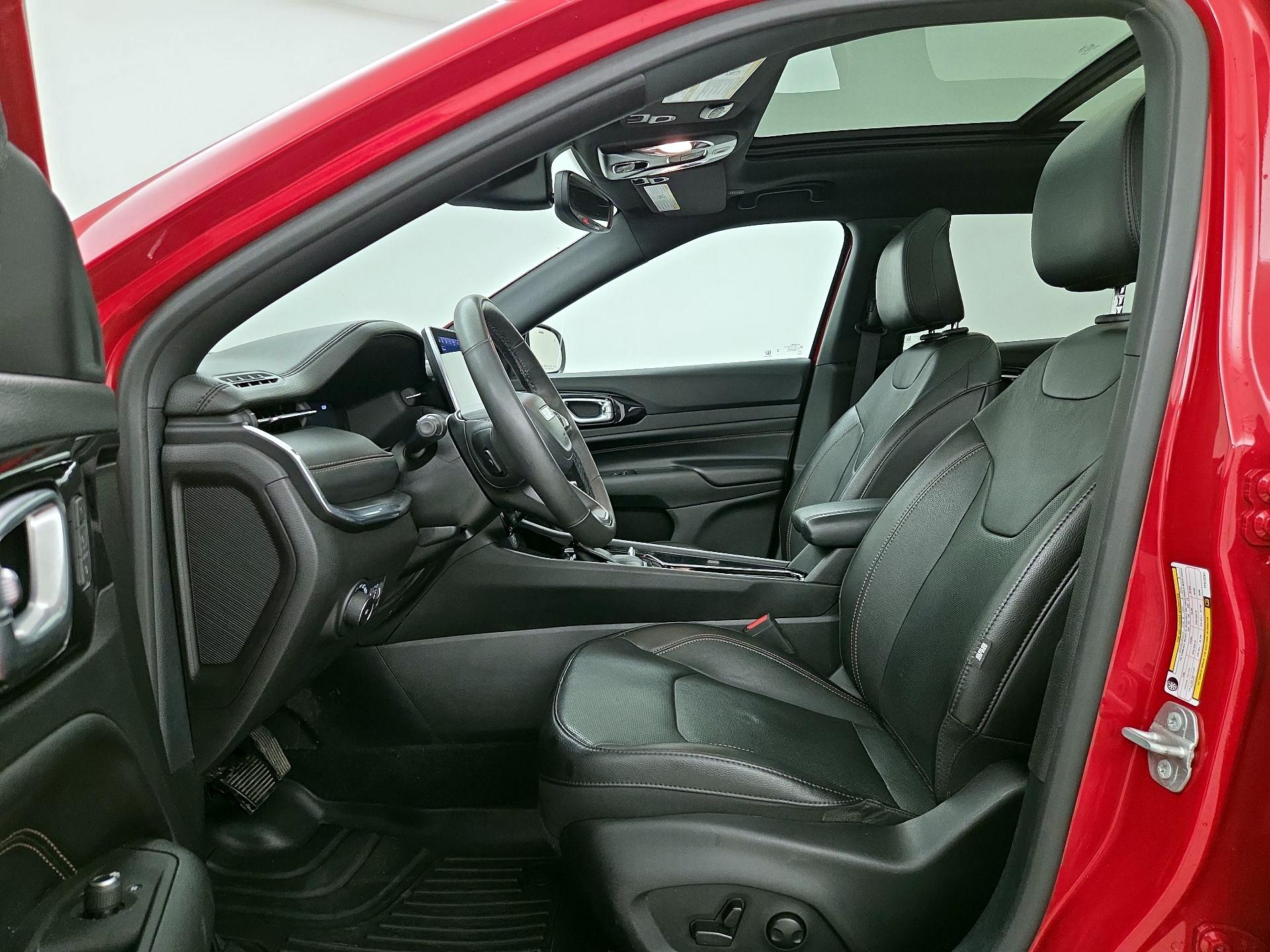 Thumbnail: 2023 Jeep Compass - 11