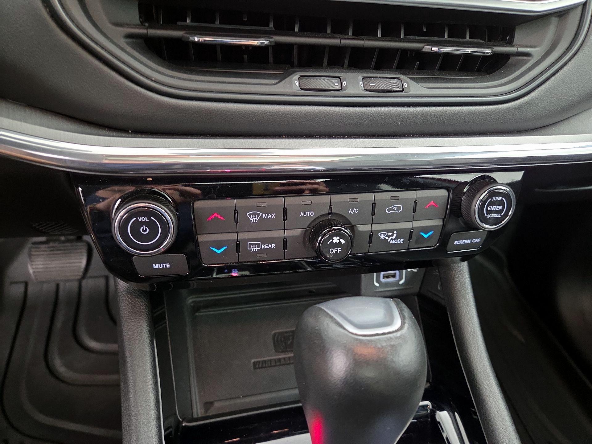 Thumbnail: 2023 Jeep Compass - 17
