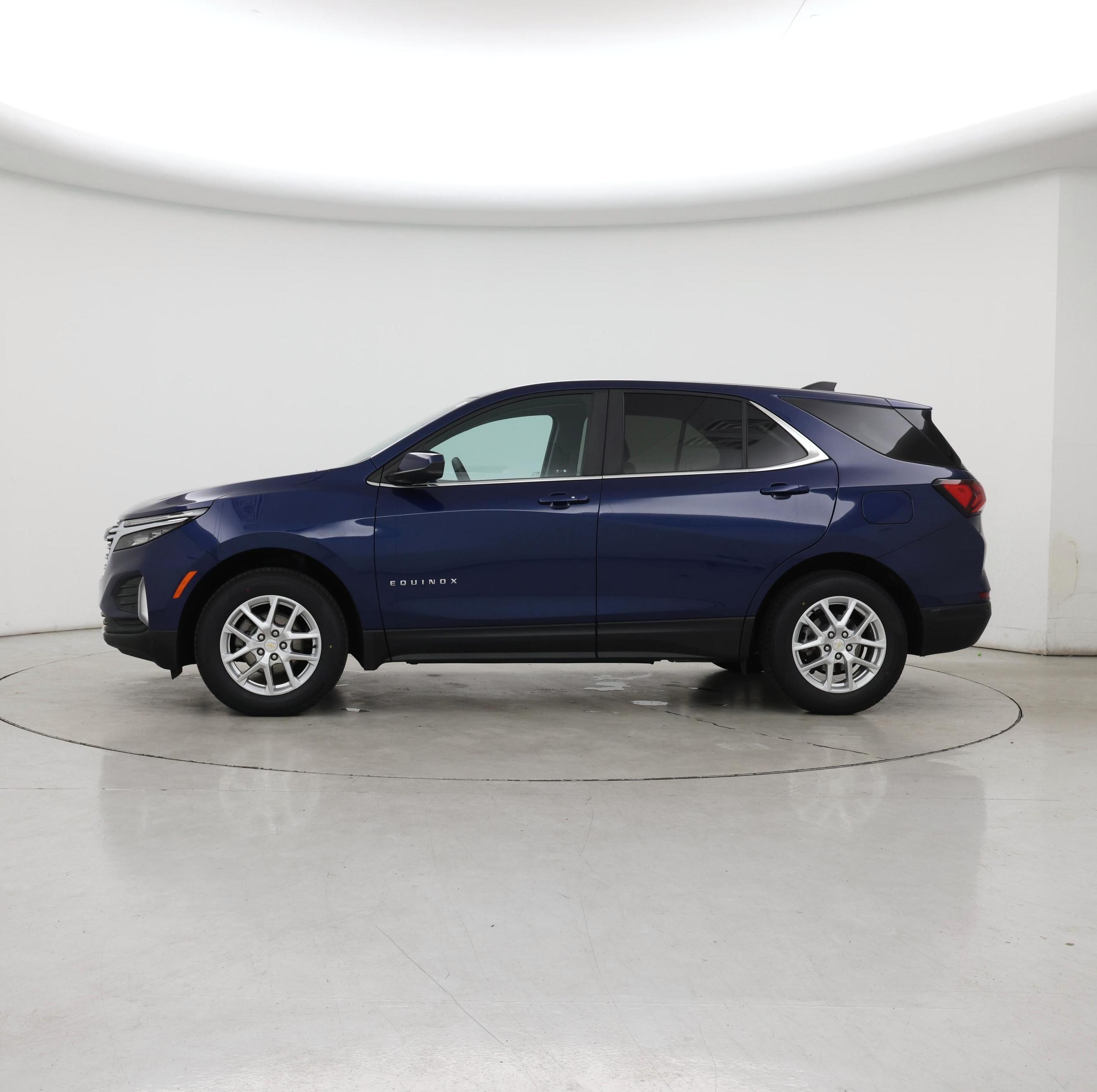Thumbnail: 2023 Chevrolet Equinox - 3