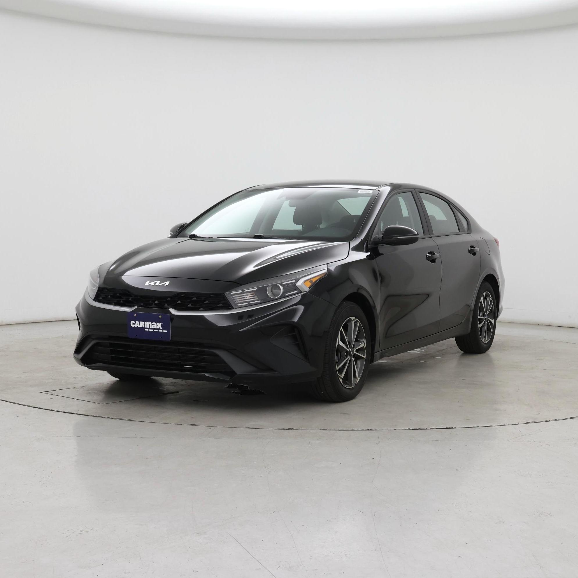 Thumbnail: 2023 Kia Forte - 4