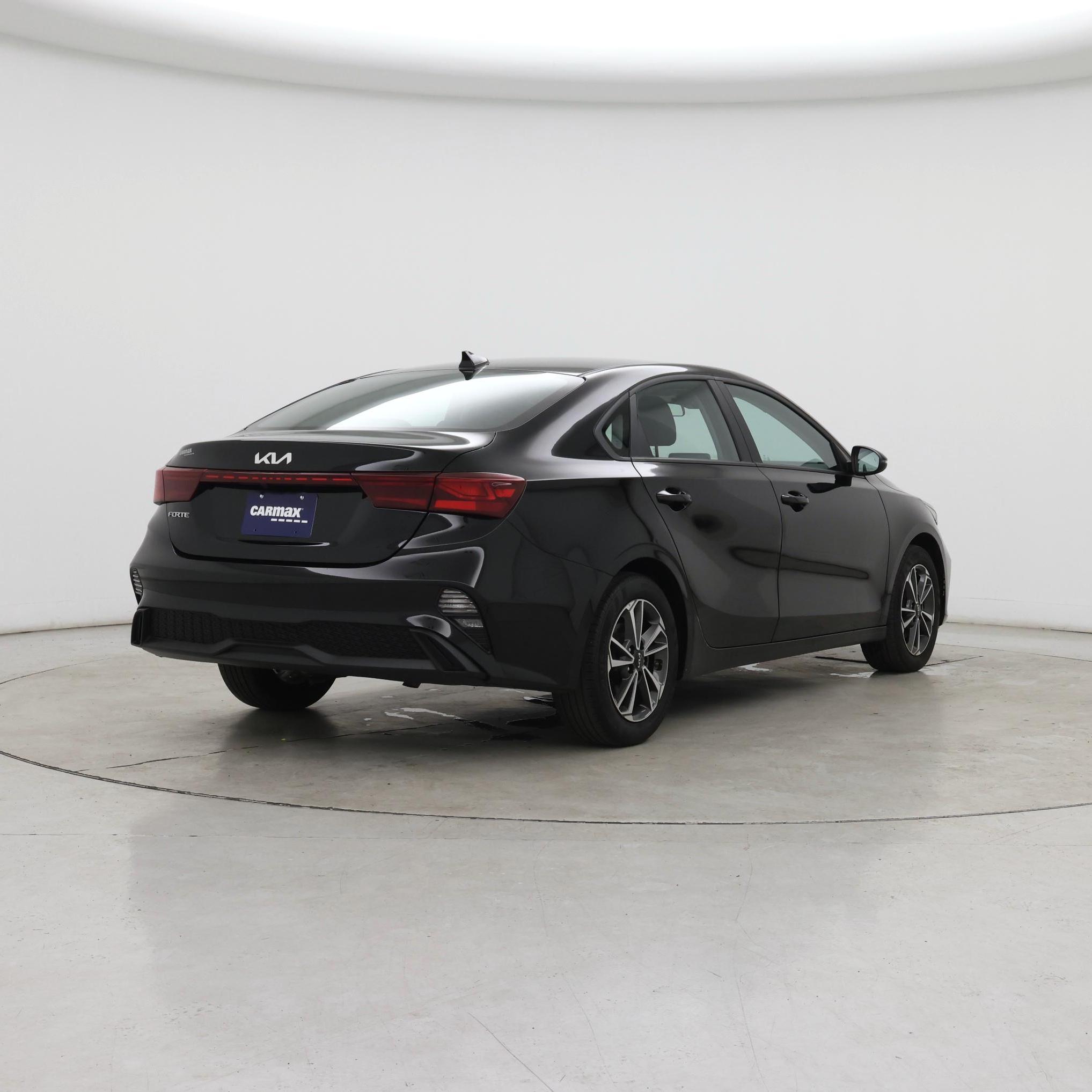 Thumbnail: 2023 Kia Forte - 8