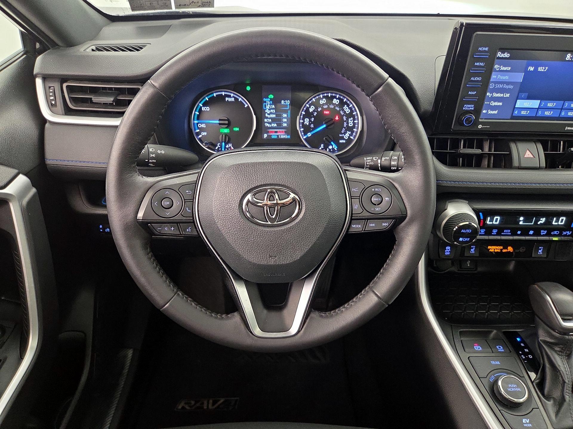 Thumbnail: 2022 Toyota RAV4 - 10