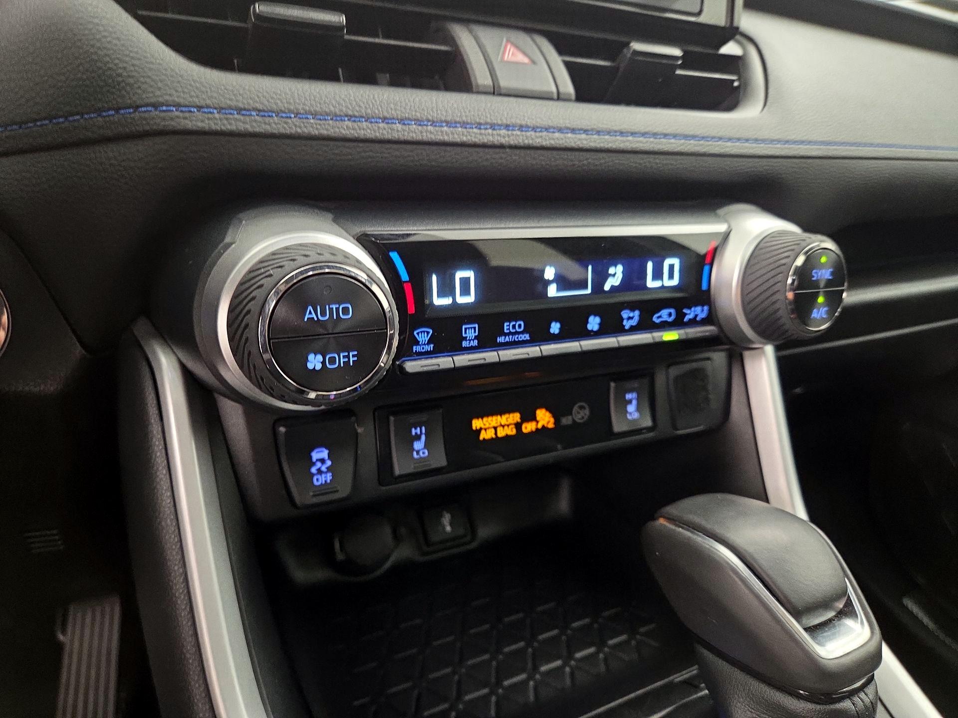 Thumbnail: 2022 Toyota RAV4 - 16
