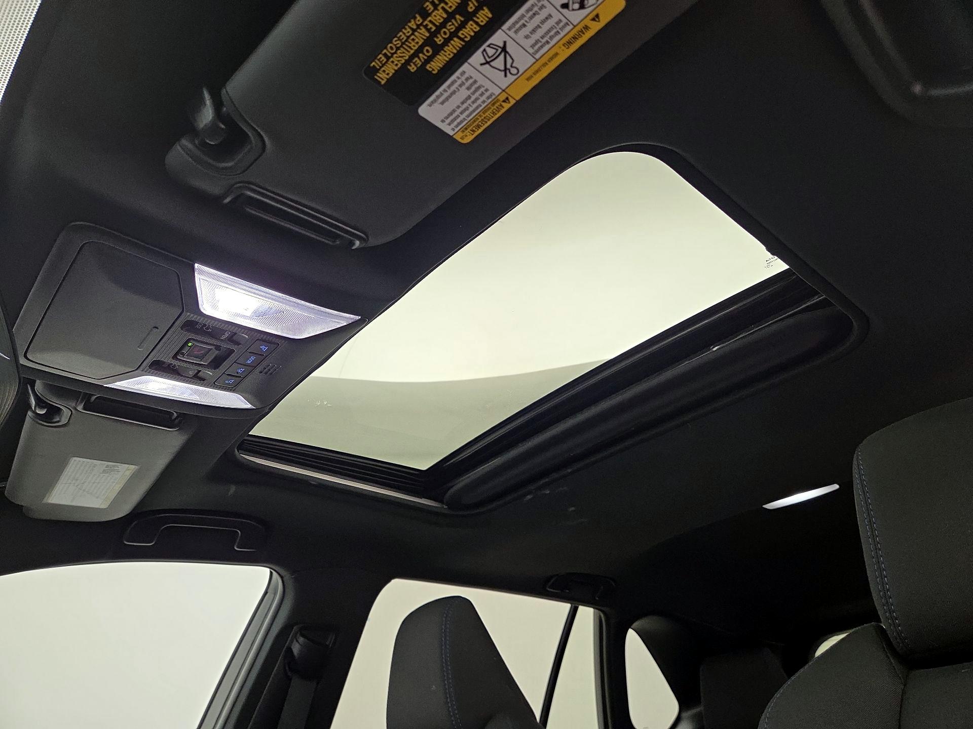 Thumbnail: 2022 Toyota RAV4 - 19