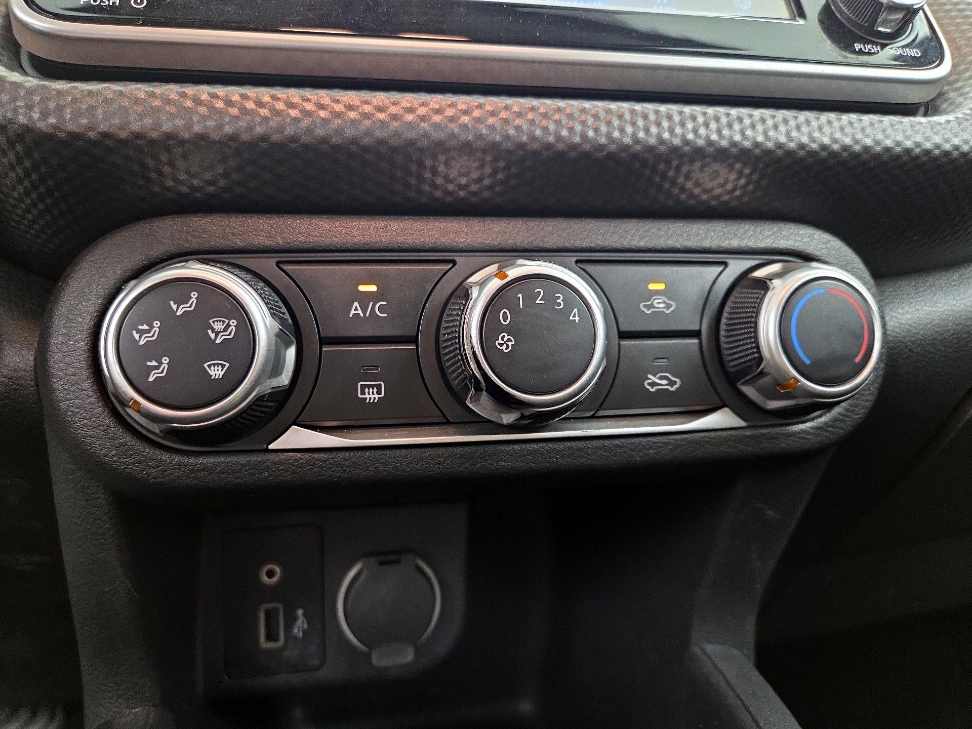 Thumbnail: 2020 Nissan Kicks - 16