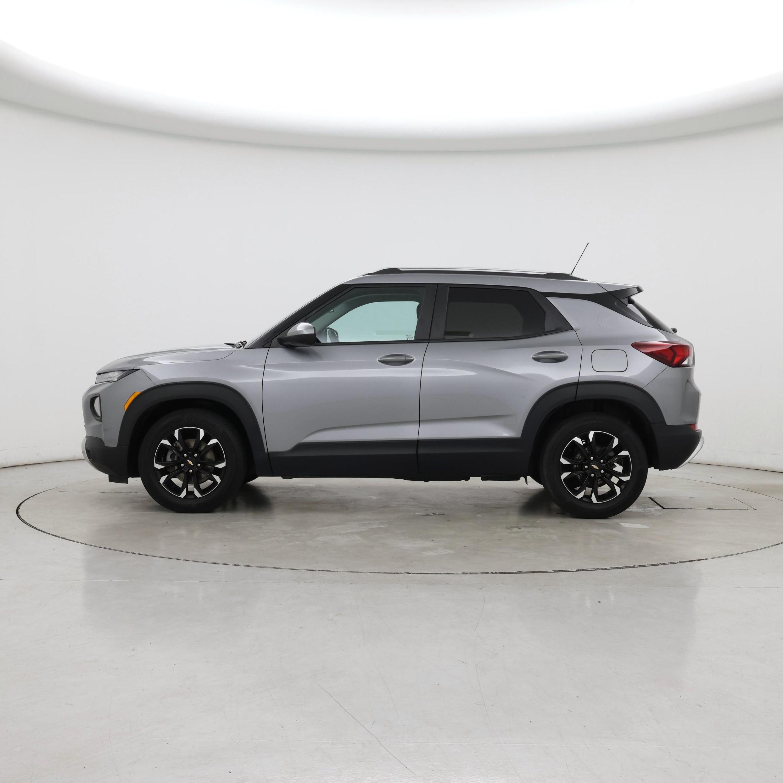 Thumbnail: 2023 Chevrolet TrailBlazer - 3