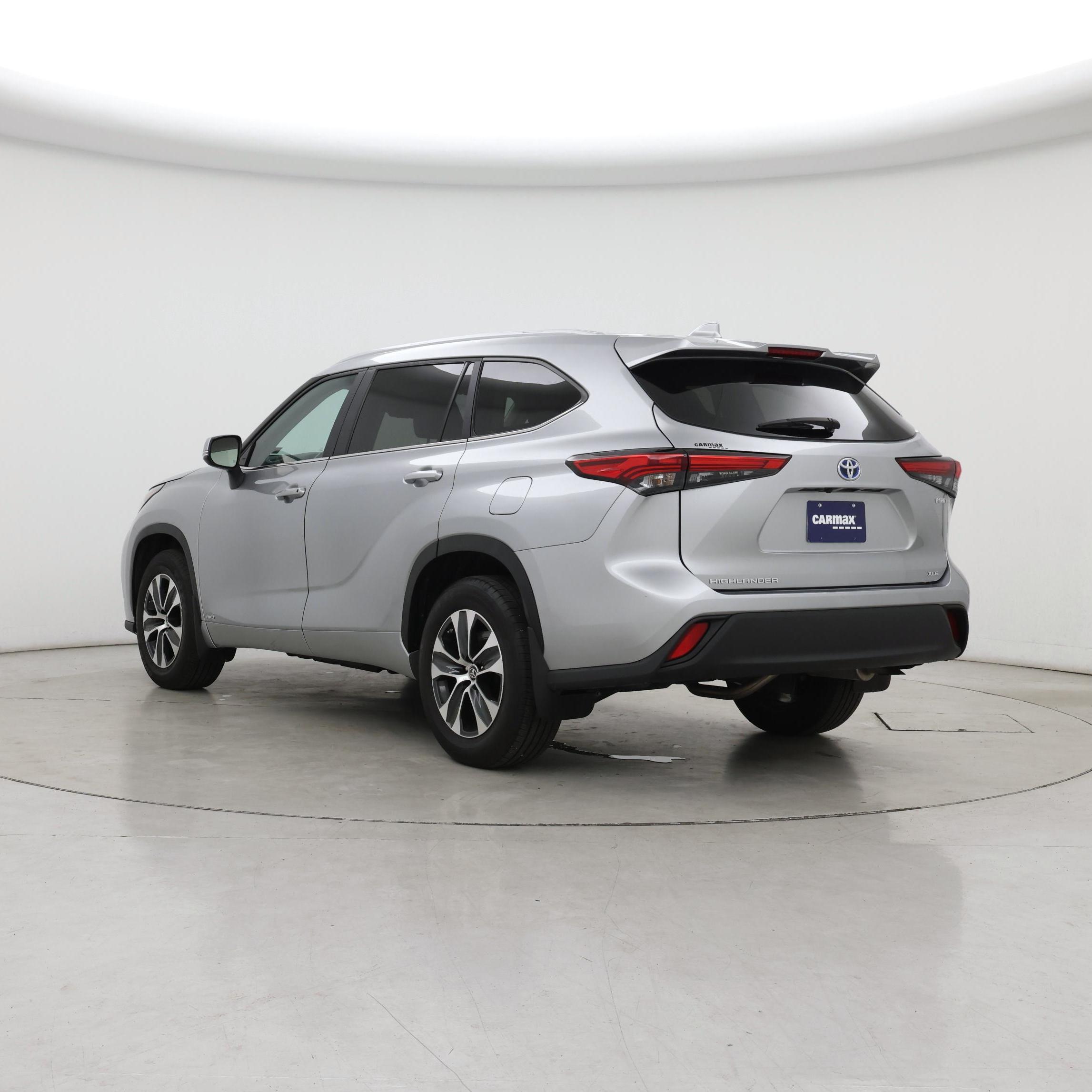 Thumbnail: 2023 Toyota Highlander - 2