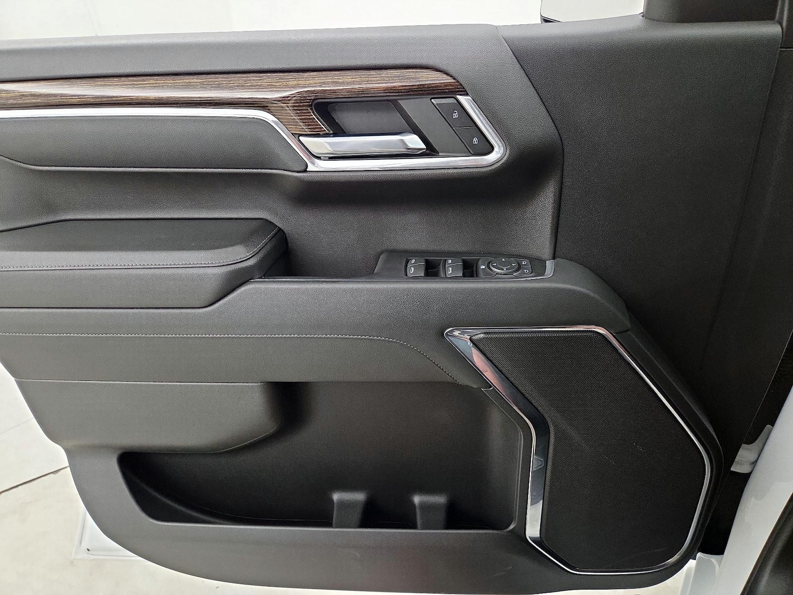 2024 GMC Sierra 1500 Elevation - Photo 13