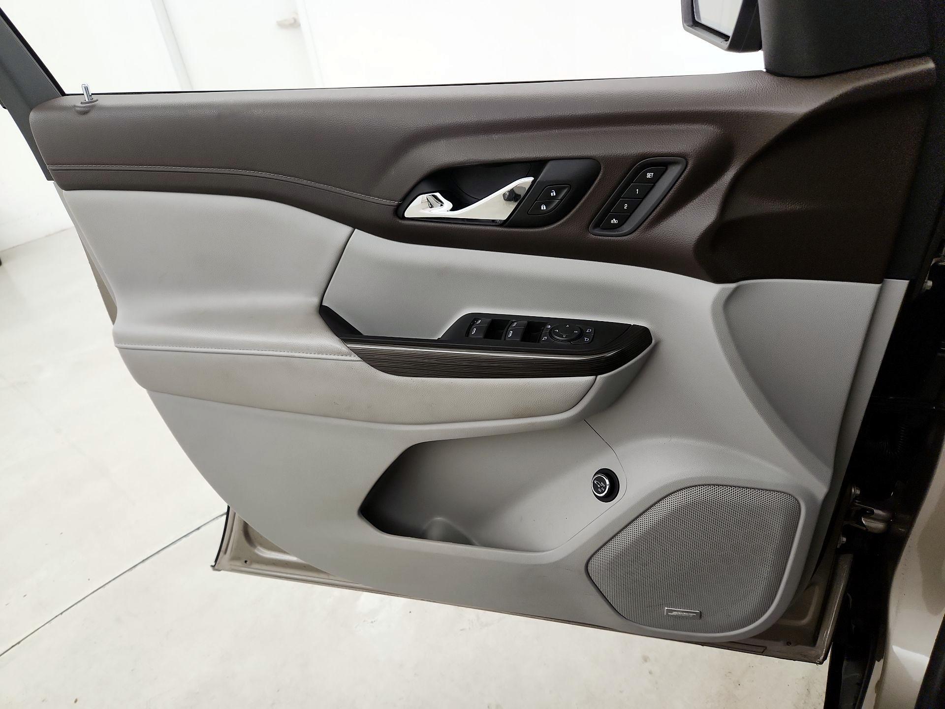 Thumbnail: 2023 GMC Acadia - 12