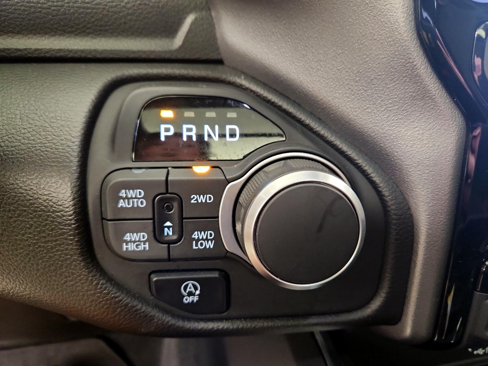 Thumbnail: 2025 RAM 1500 - 18