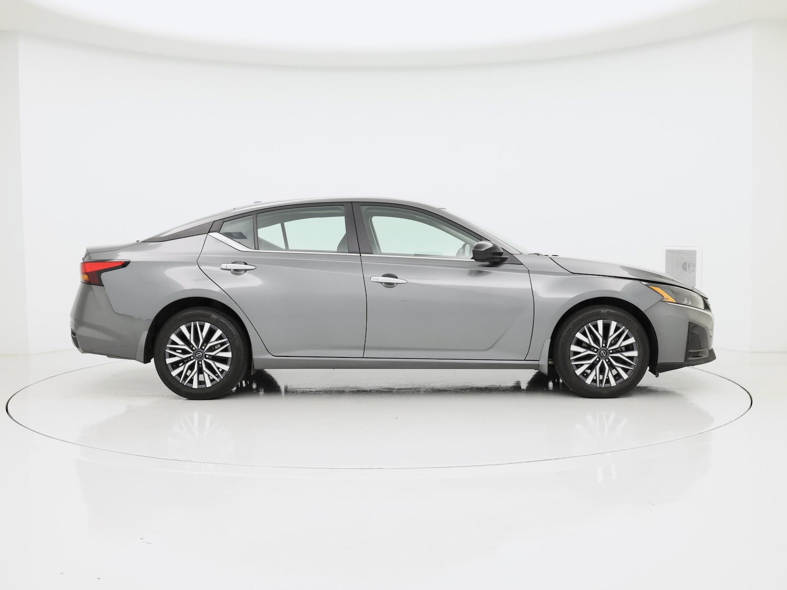 2023 Nissan Altima SV - Photo 8