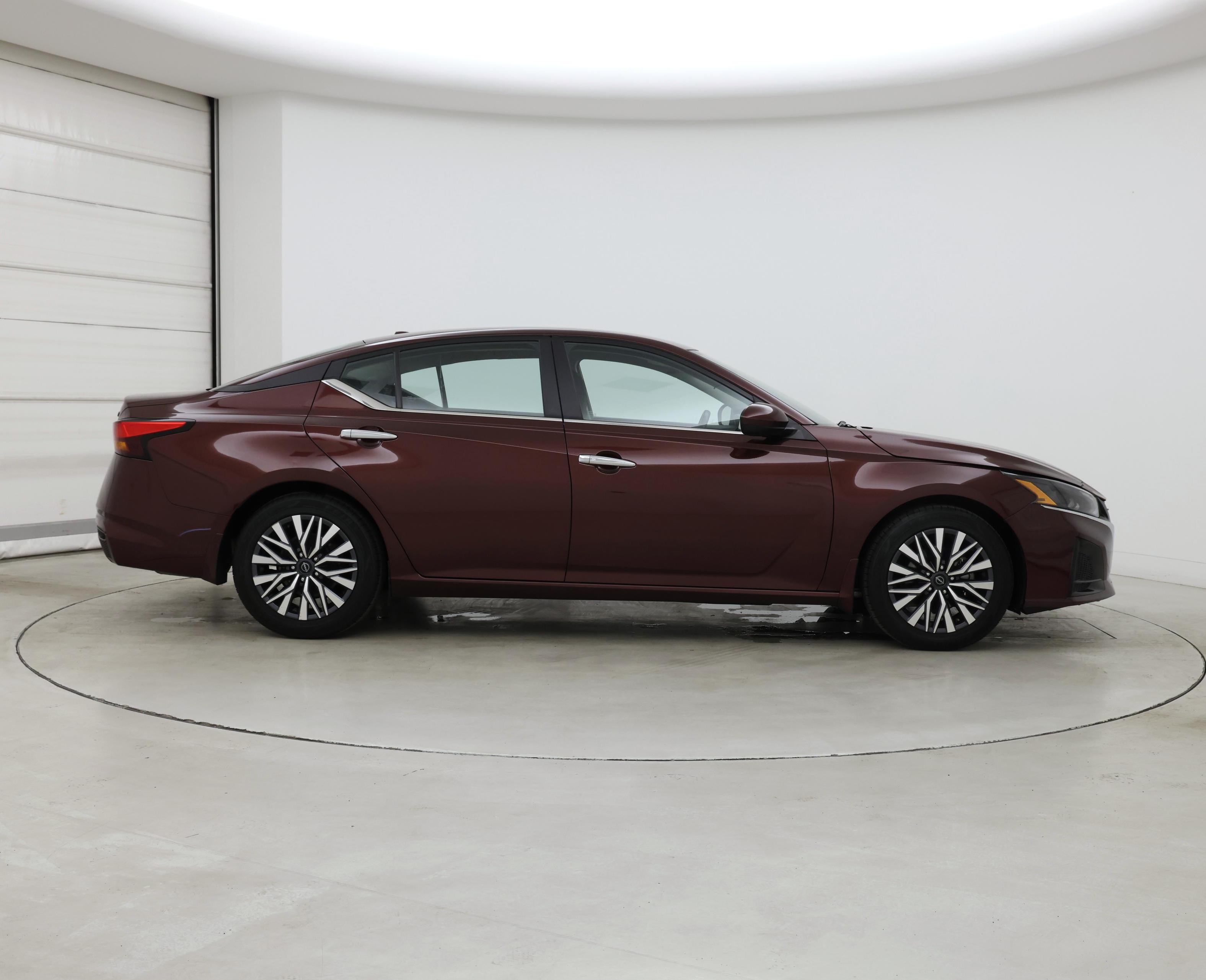 Thumbnail: 2023 Nissan Altima - 7