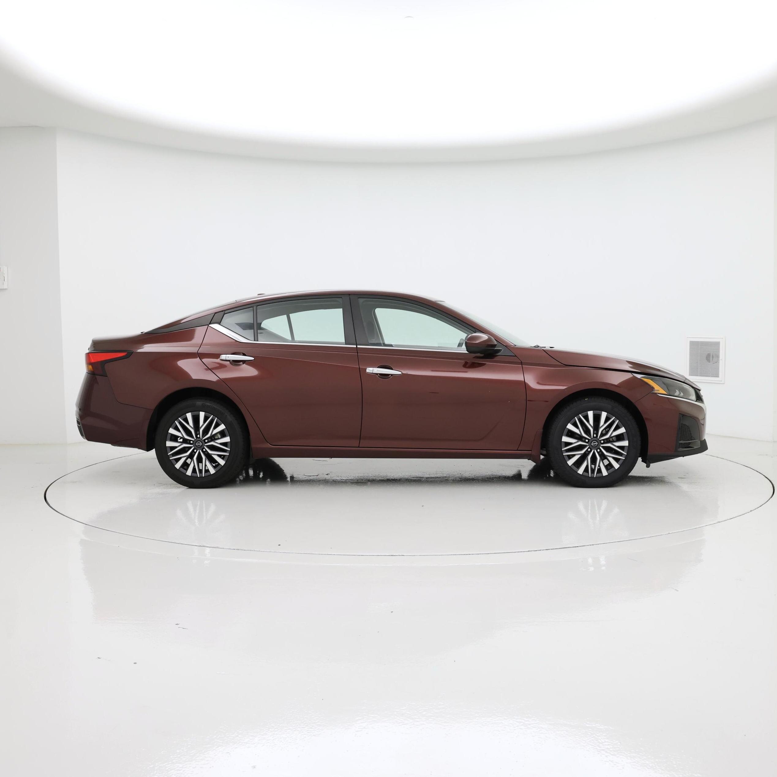 Thumbnail: 2023 Nissan Altima - 7