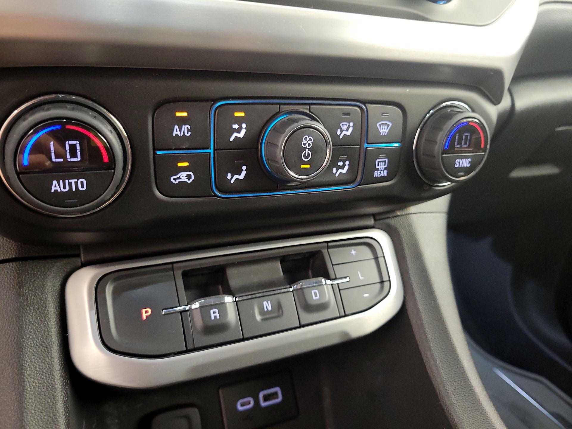 Thumbnail: 2022 GMC Acadia - 16