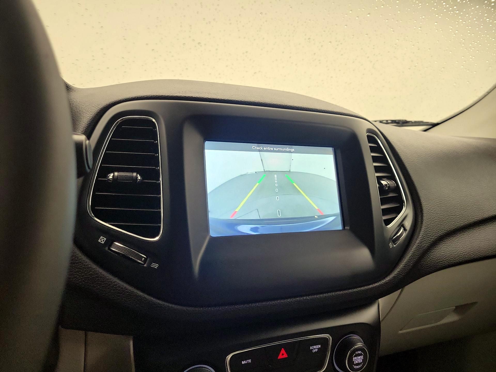 Thumbnail: 2021 Jeep Compass - 14