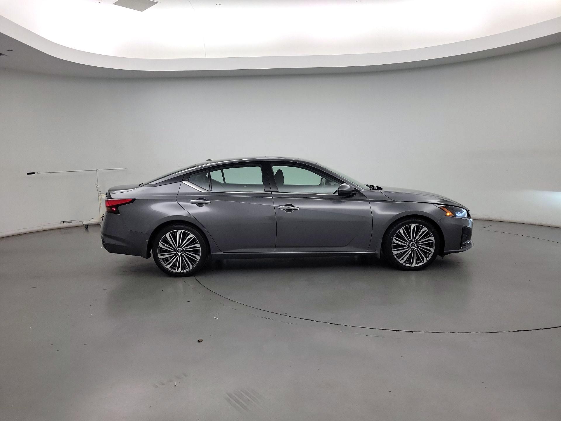 Thumbnail: 2023 Nissan Altima - 4
