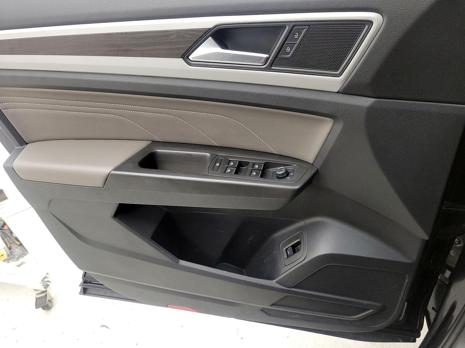 Thumbnail: 2023 Volkswagen Atlas - 13