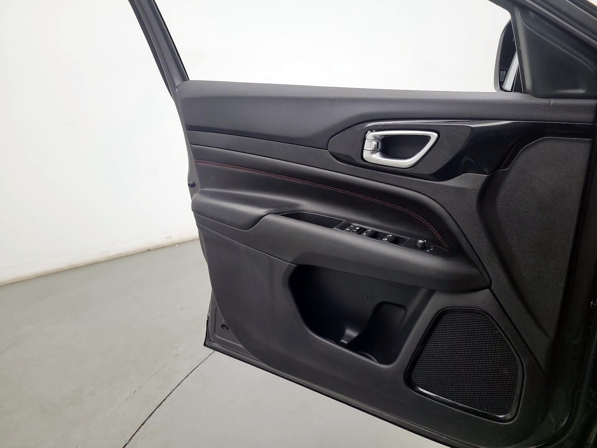 Thumbnail: 2022 Jeep Compass - 10