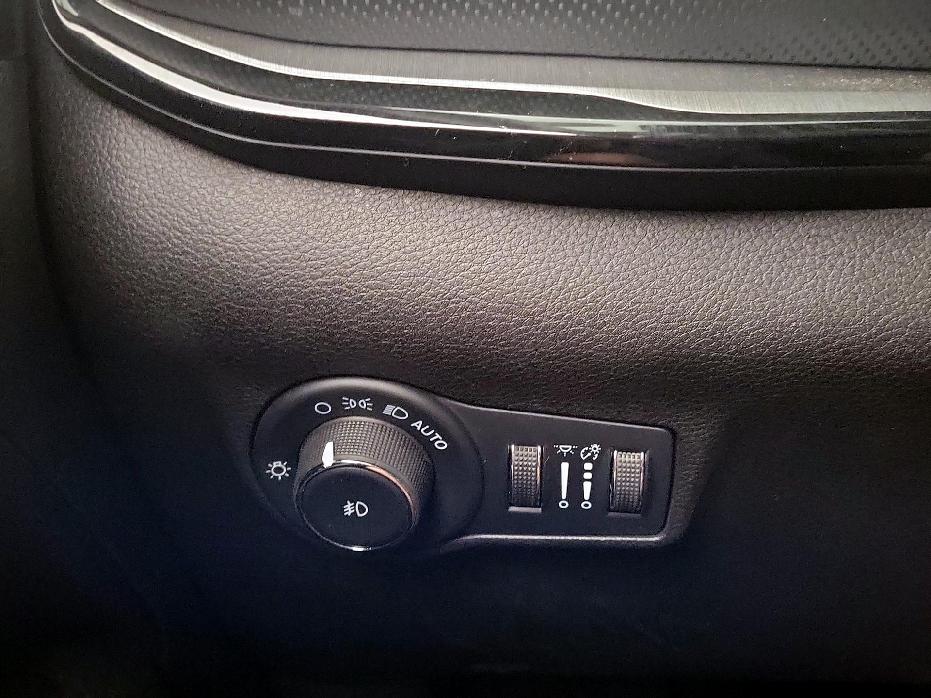 Thumbnail: 2022 Jeep Compass - 11