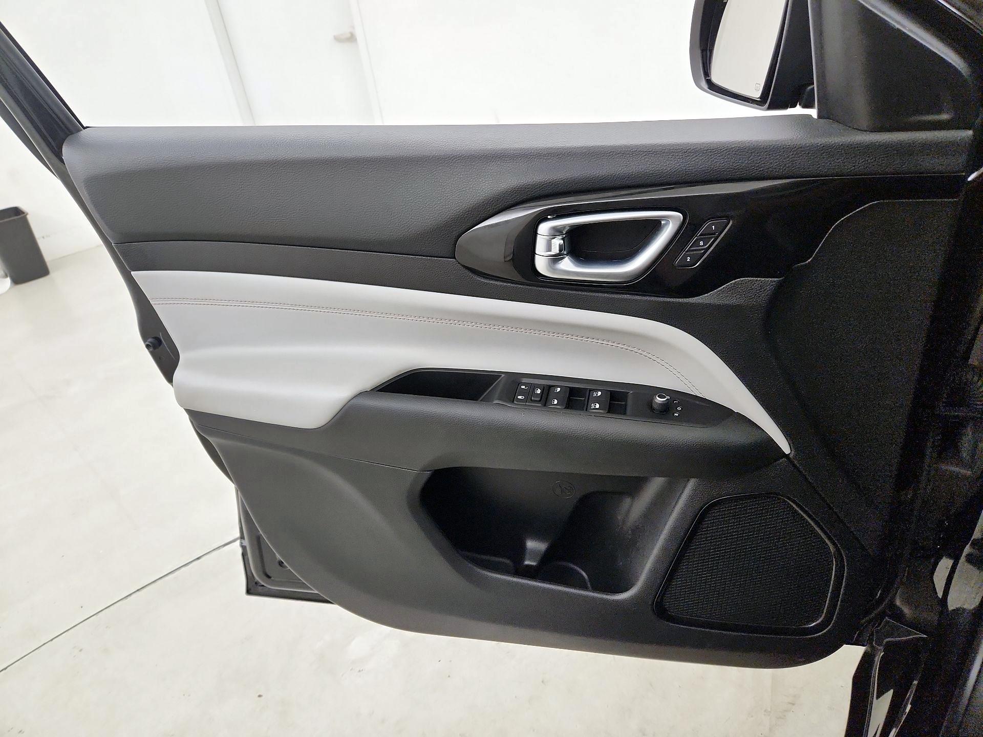 Thumbnail: 2022 Jeep Compass - 12