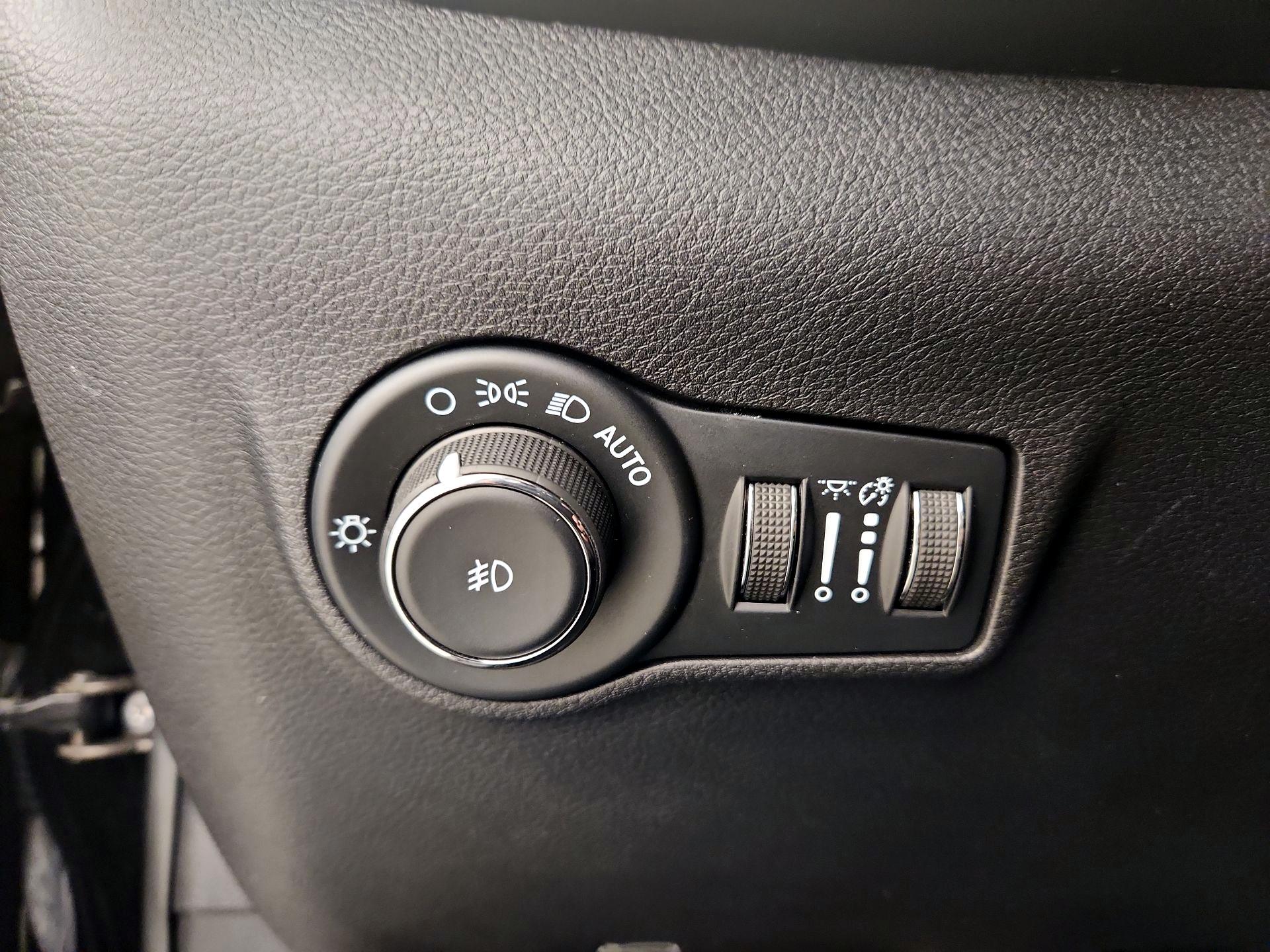 Thumbnail: 2022 Jeep Compass - 13