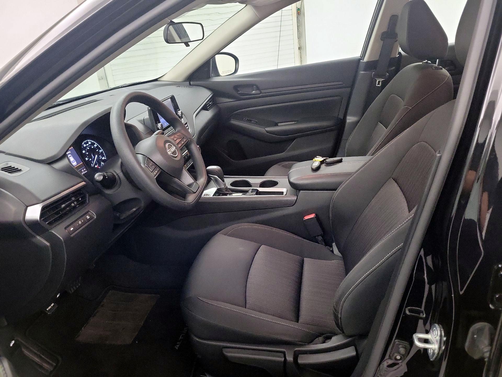 Thumbnail: 2023 Nissan Altima - 9