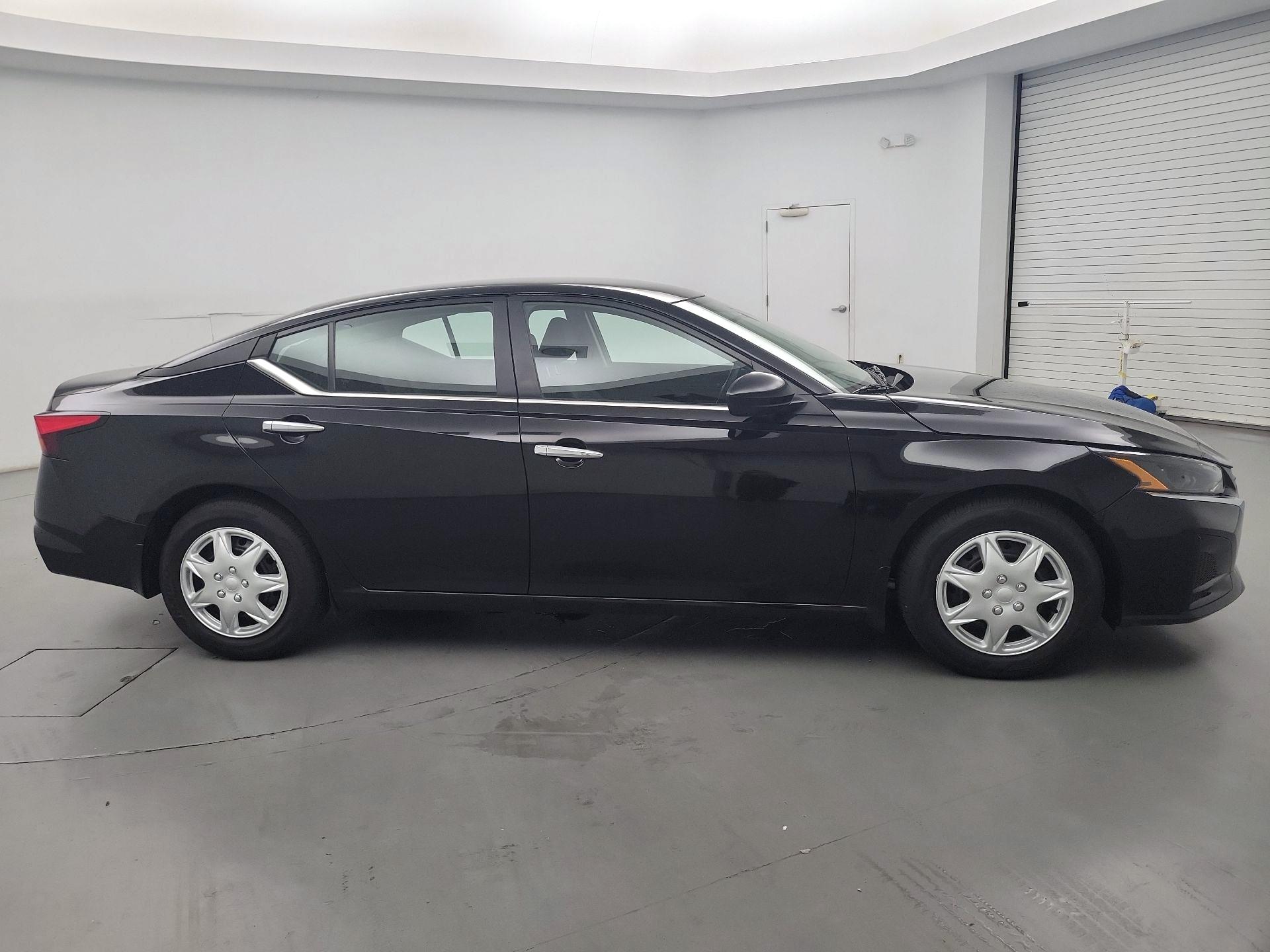 Thumbnail: 2023 Nissan Altima - 4