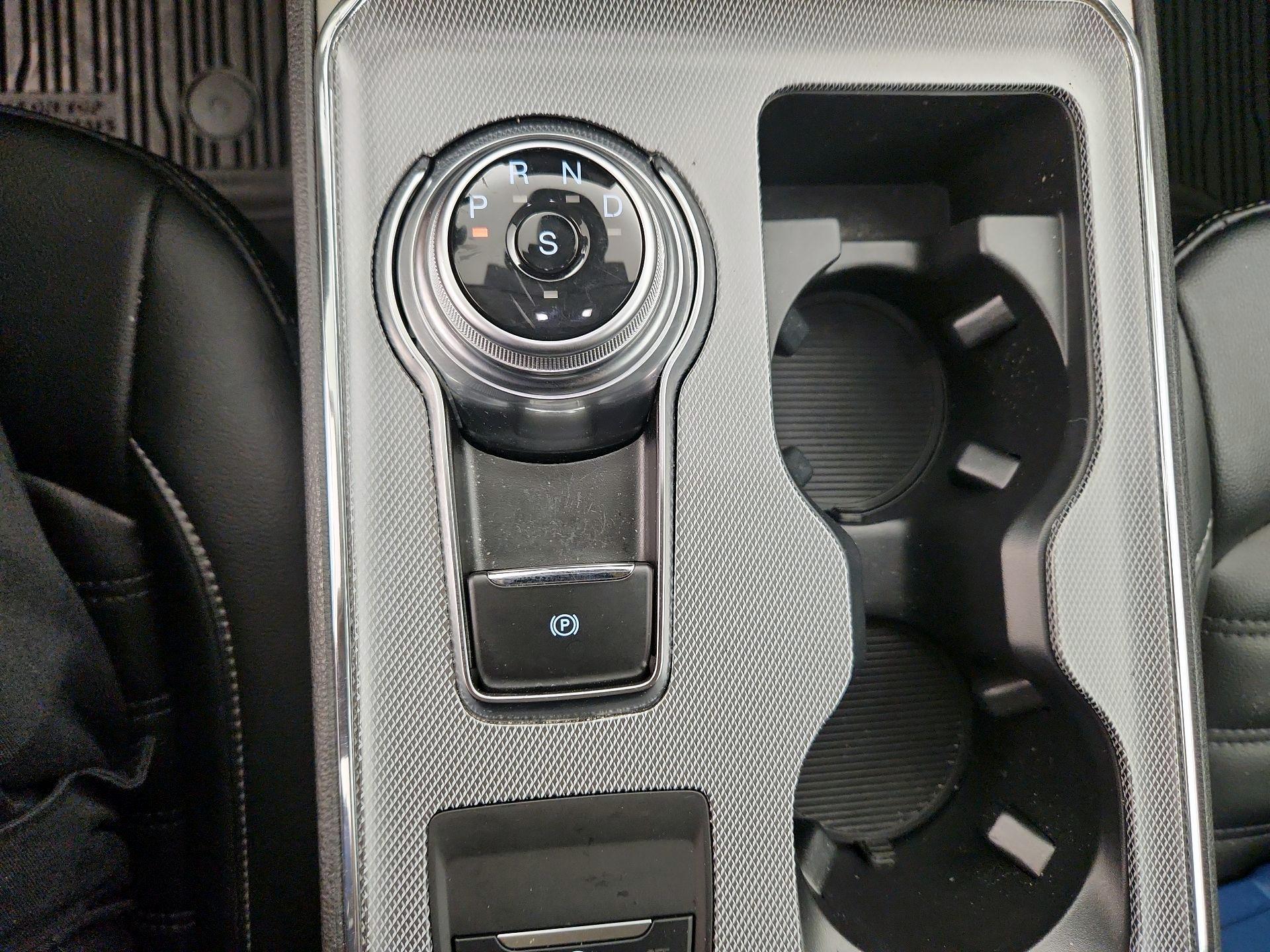 Thumbnail: 2021 Ford Edge - 15