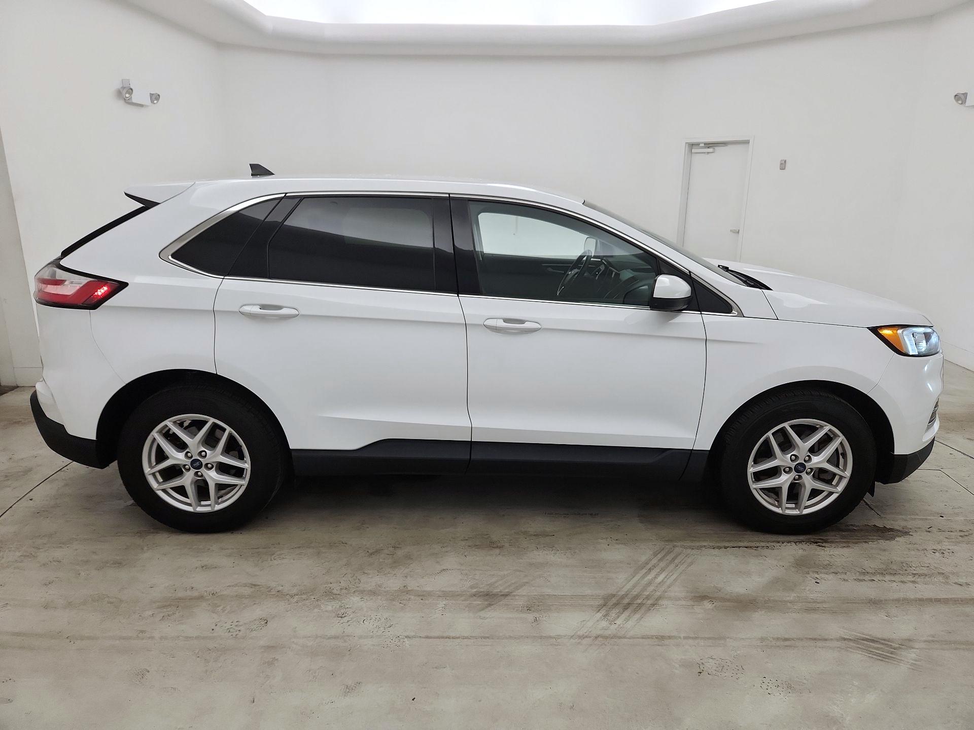 Thumbnail: 2021 Ford Edge - 4