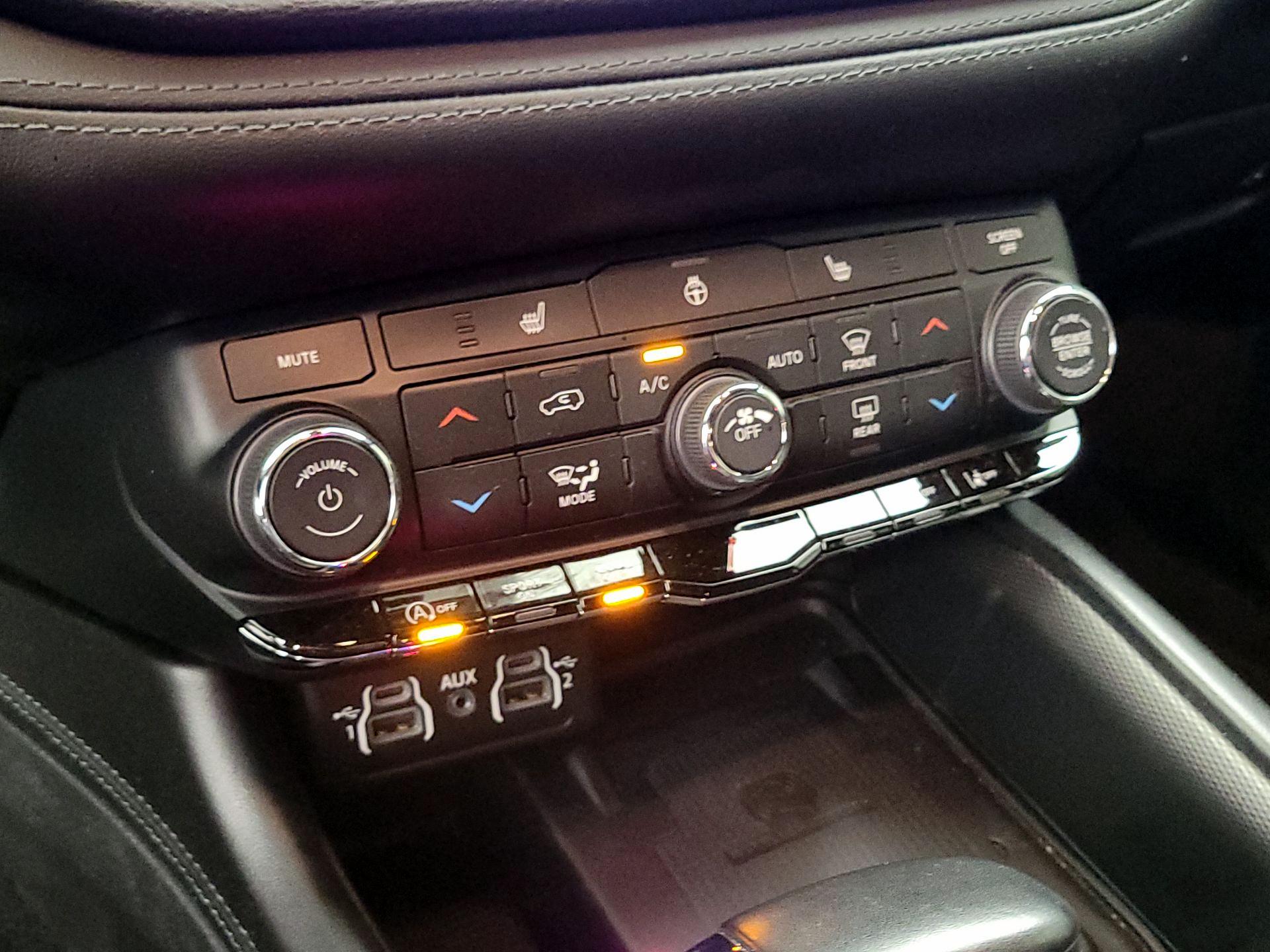 Thumbnail: 2022 Dodge Durango - 14