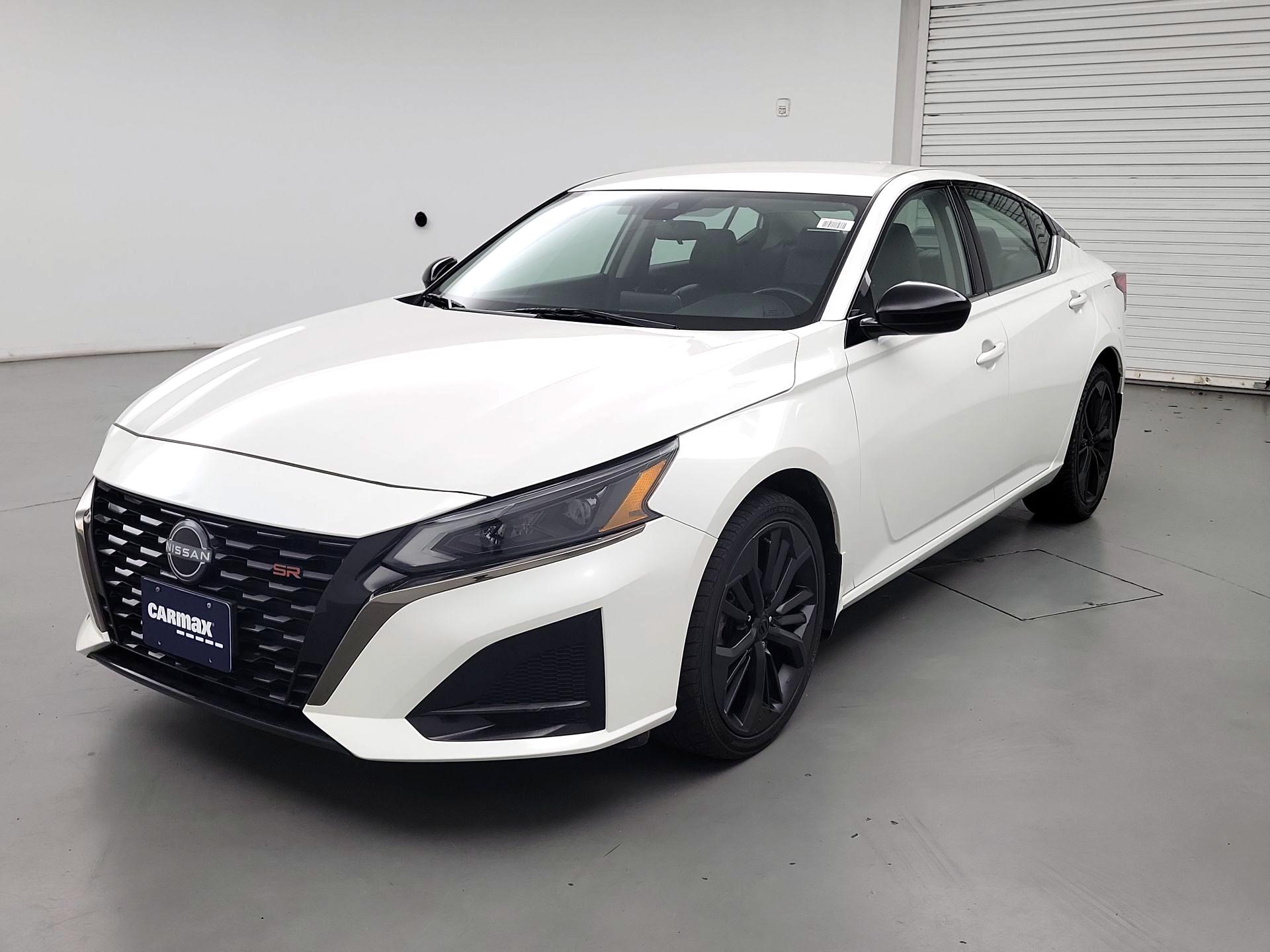Thumbnail: 2023 Nissan Altima - 3