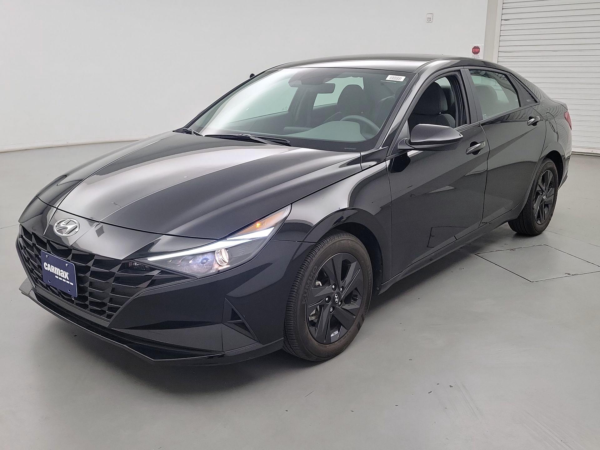 Thumbnail: 2023 Hyundai Elantra - 3