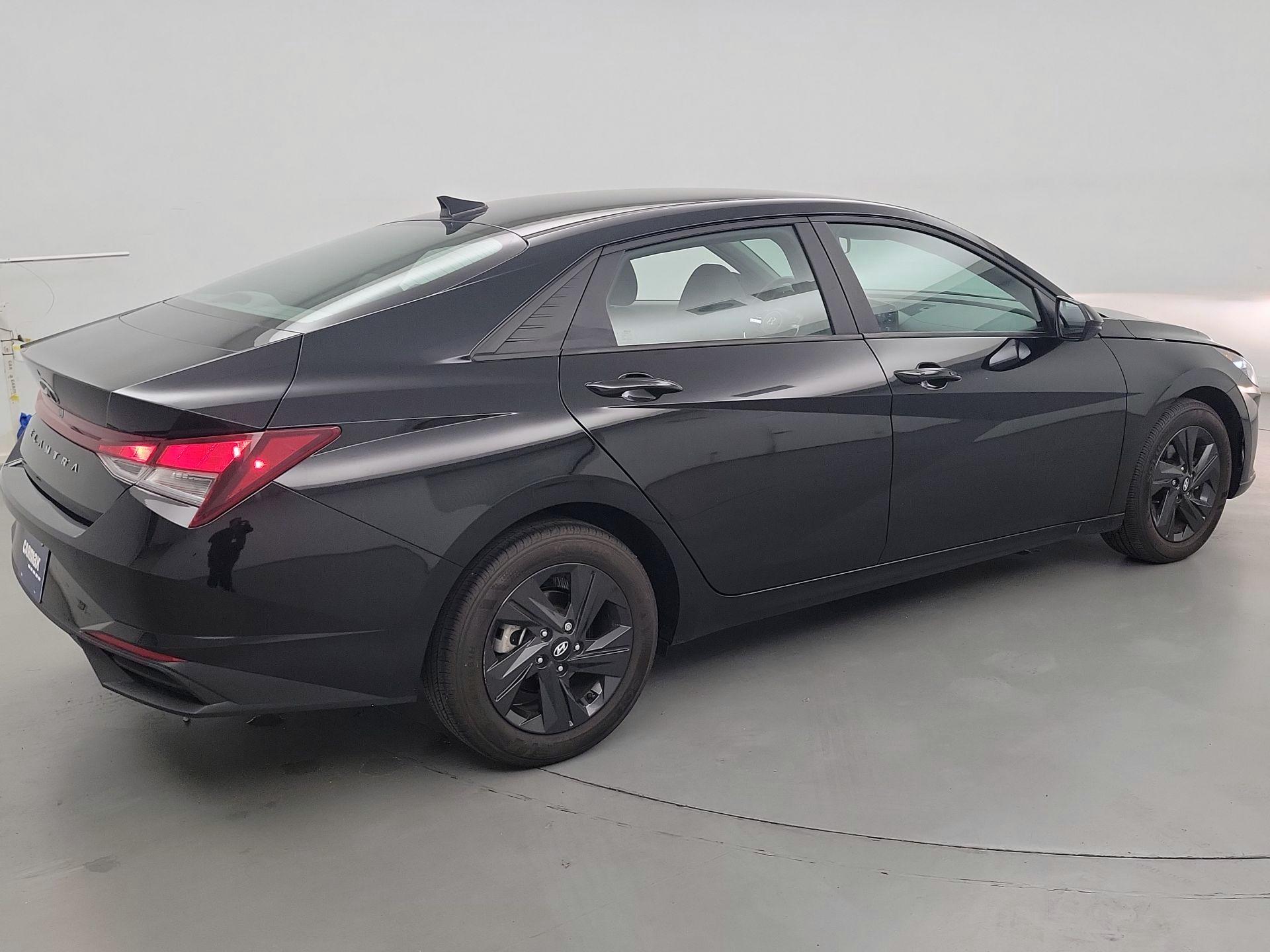 Thumbnail: 2023 Hyundai Elantra - 5