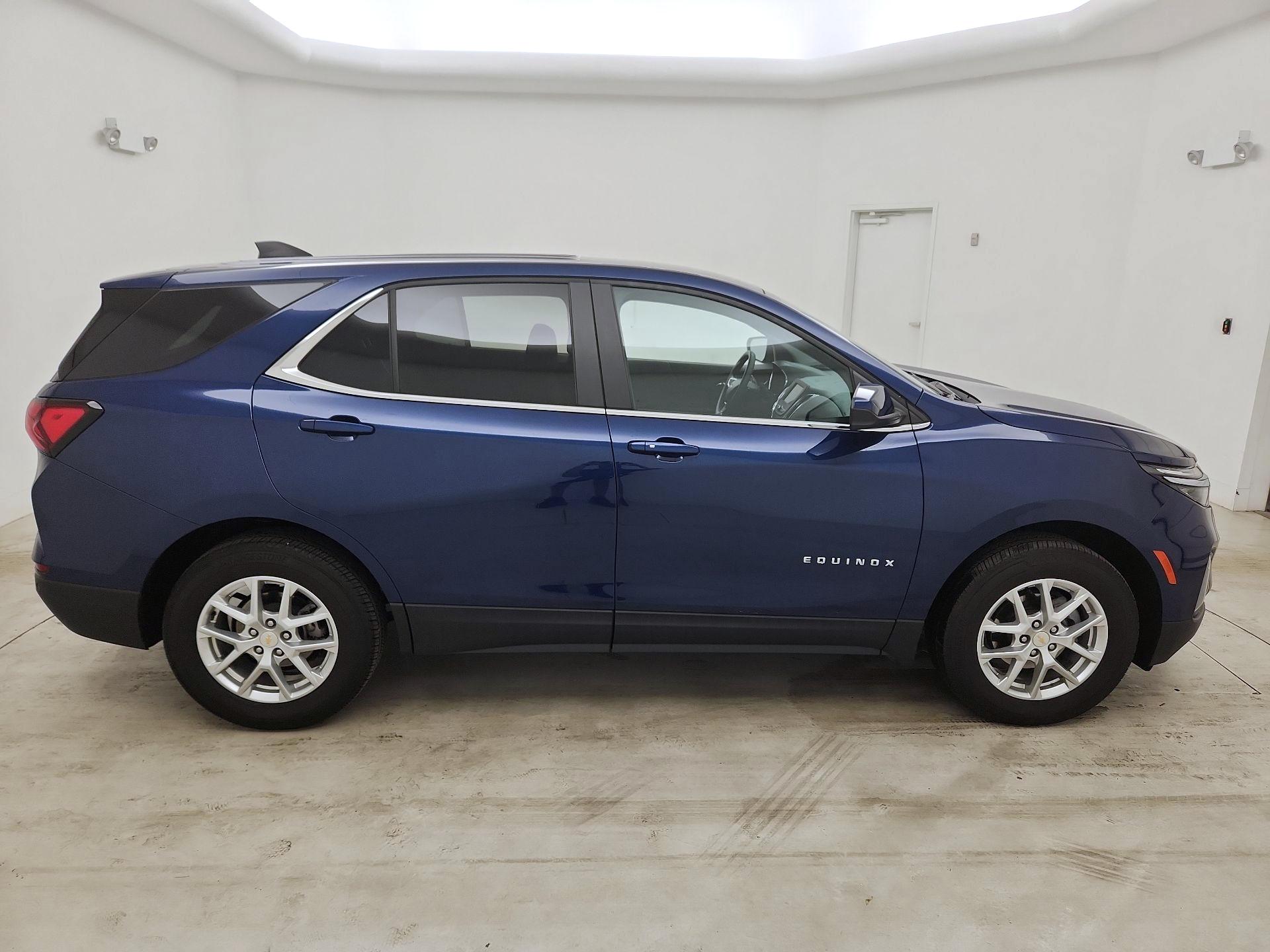 Thumbnail: 2022 Chevrolet Equinox - 4