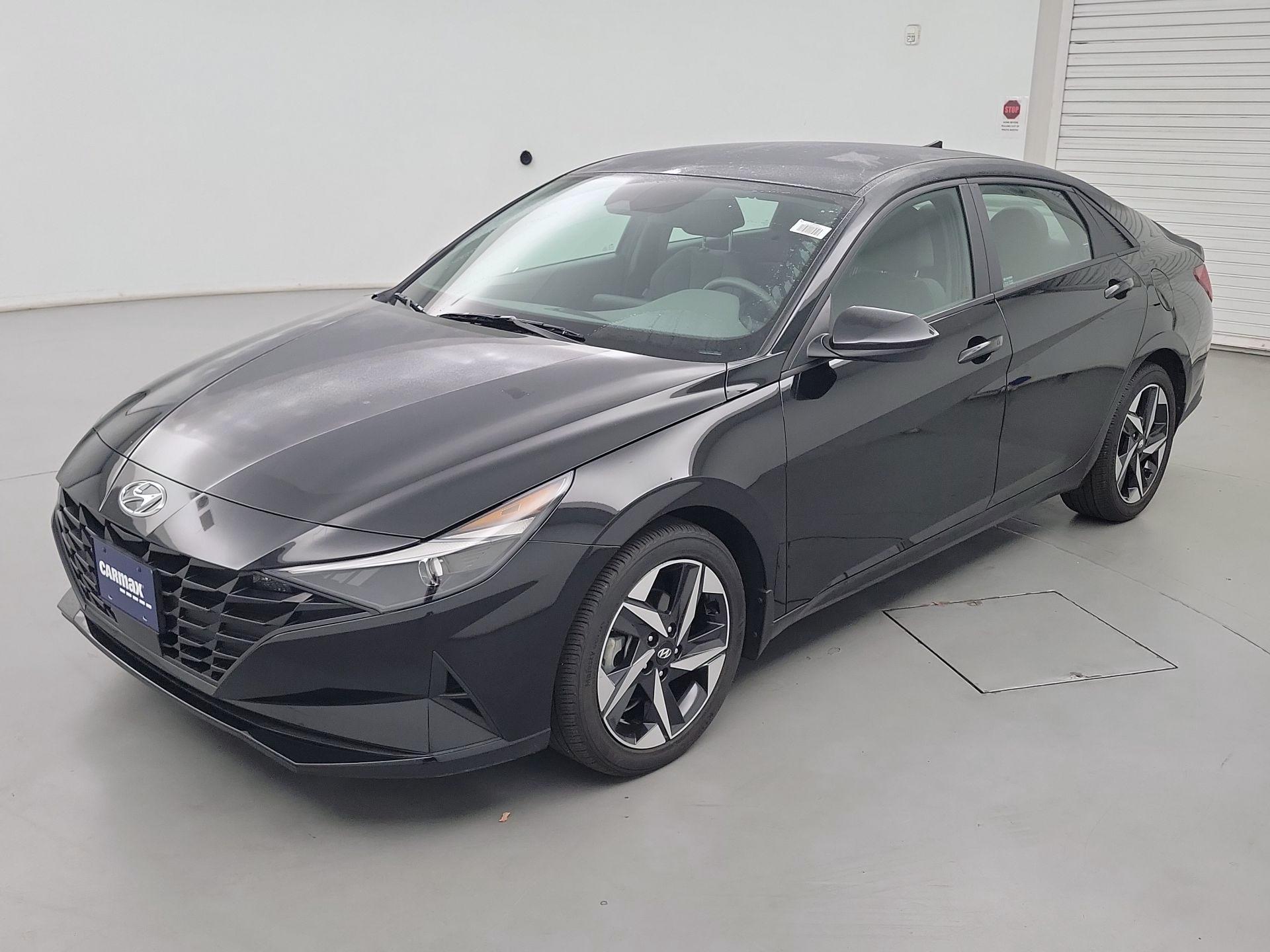 Thumbnail: 2023 Hyundai Elantra - 3