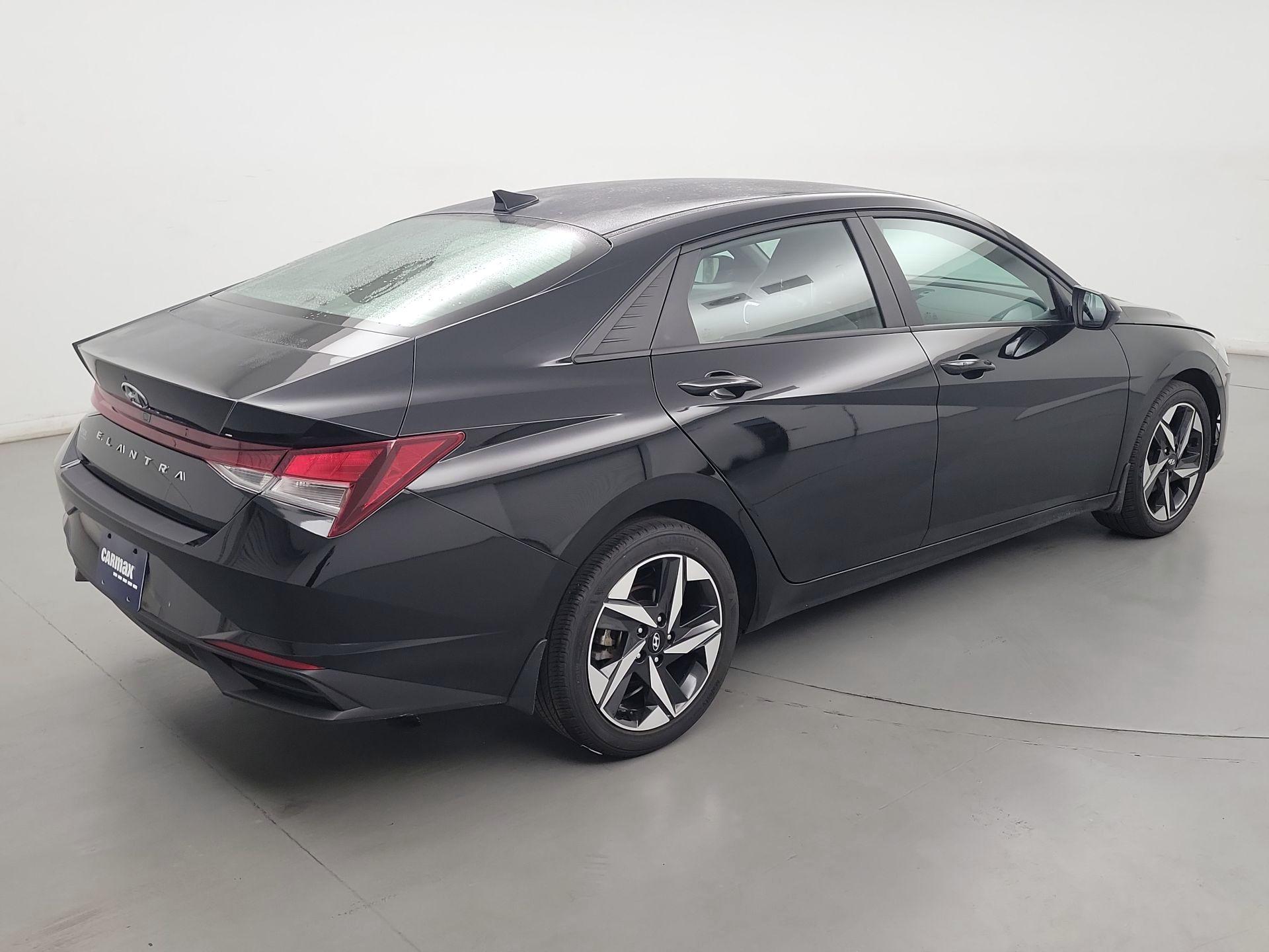 Thumbnail: 2023 Hyundai Elantra - 5