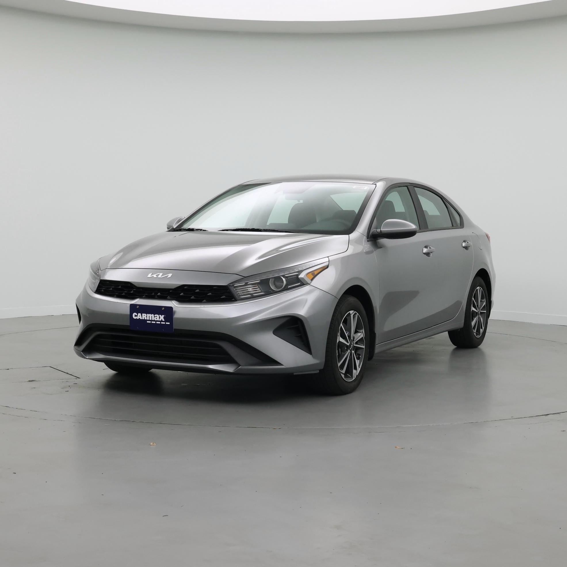 Thumbnail: 2023 Kia Forte - 4