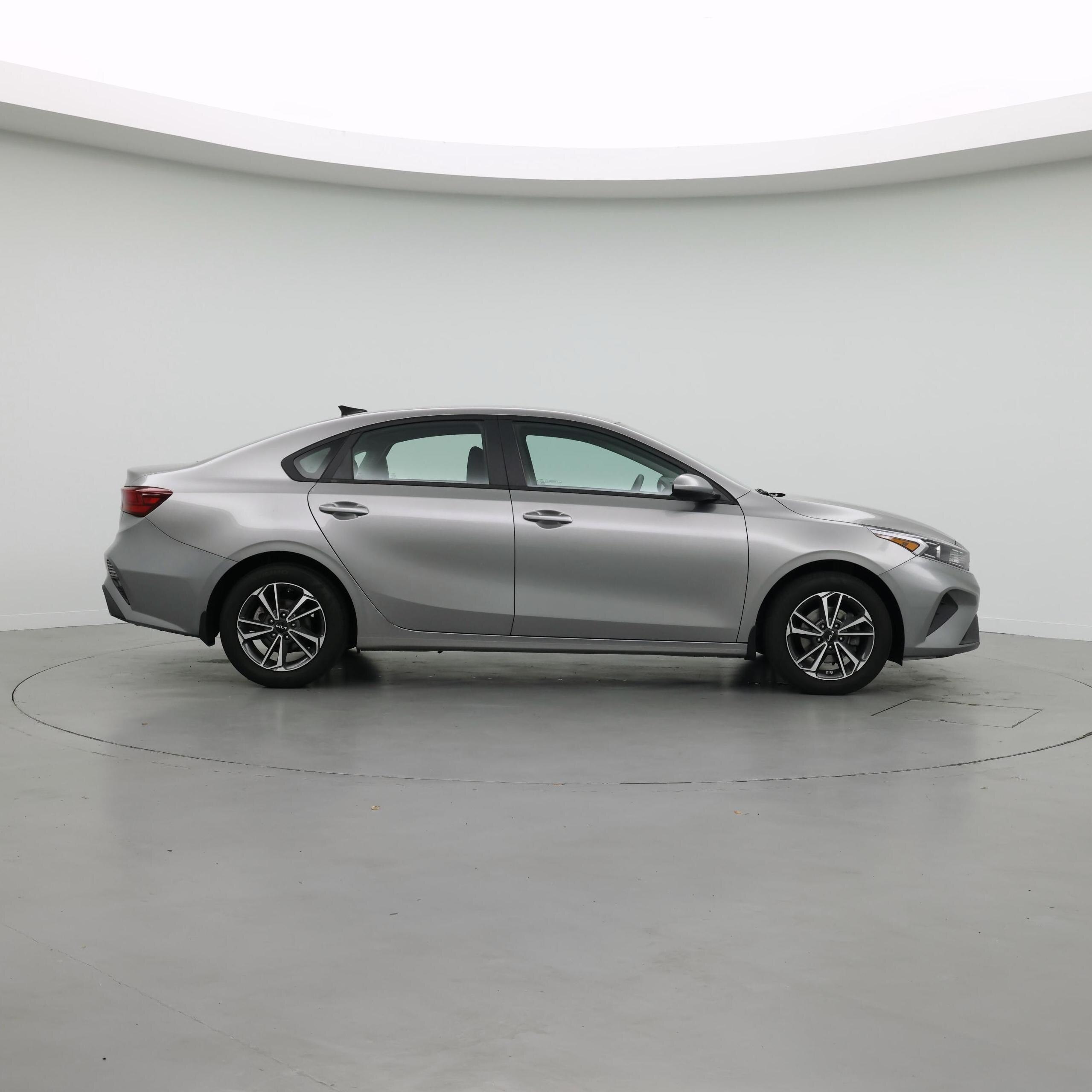 Thumbnail: 2023 Kia Forte - 7