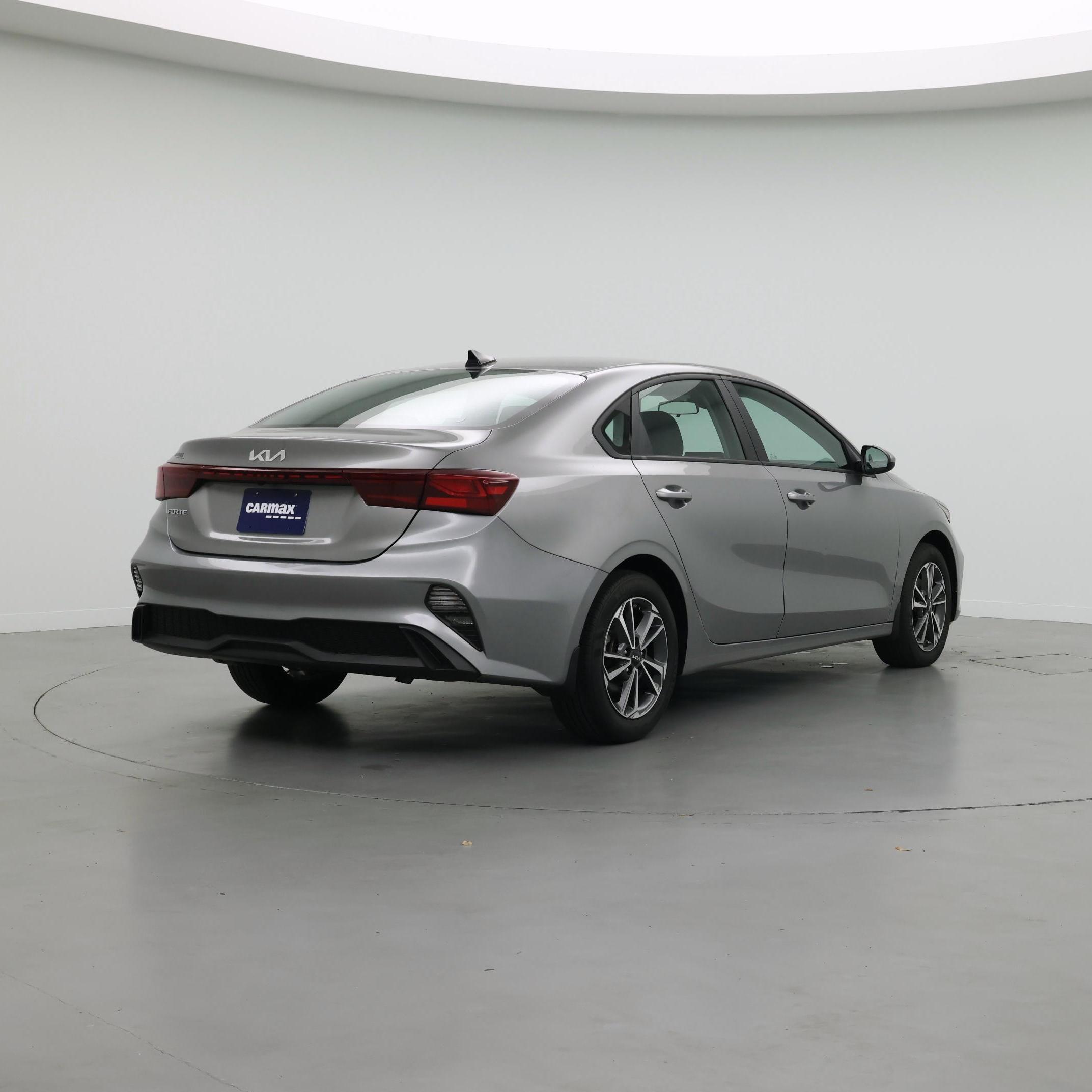 Thumbnail: 2023 Kia Forte - 8