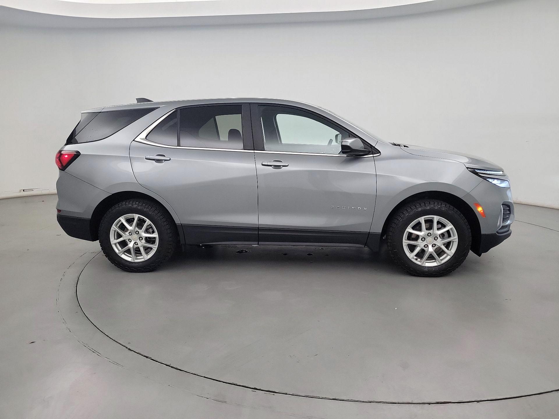 Thumbnail: 2023 Chevrolet Equinox - 4